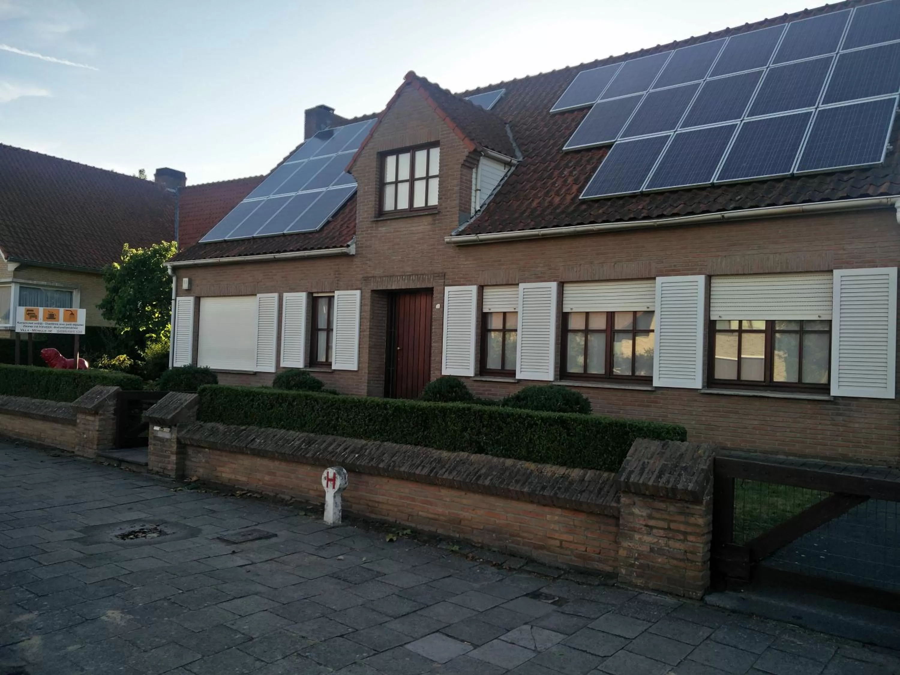 Property Building in Villa Monique