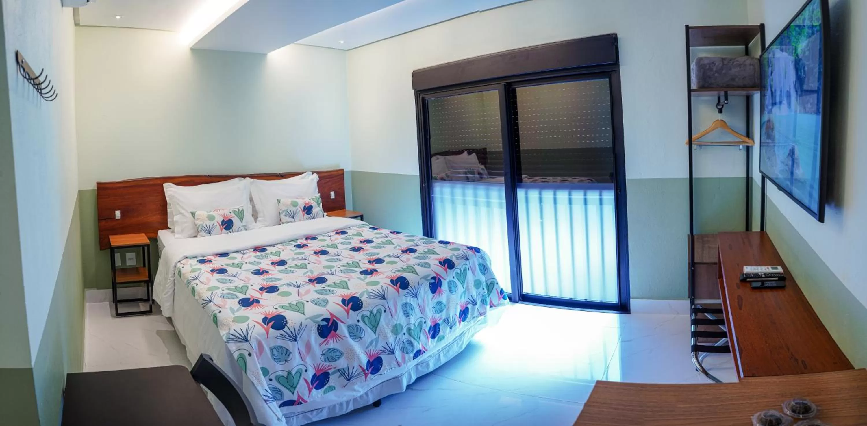 Photo of the whole room, Bed in Pousada Flores do Carmo
