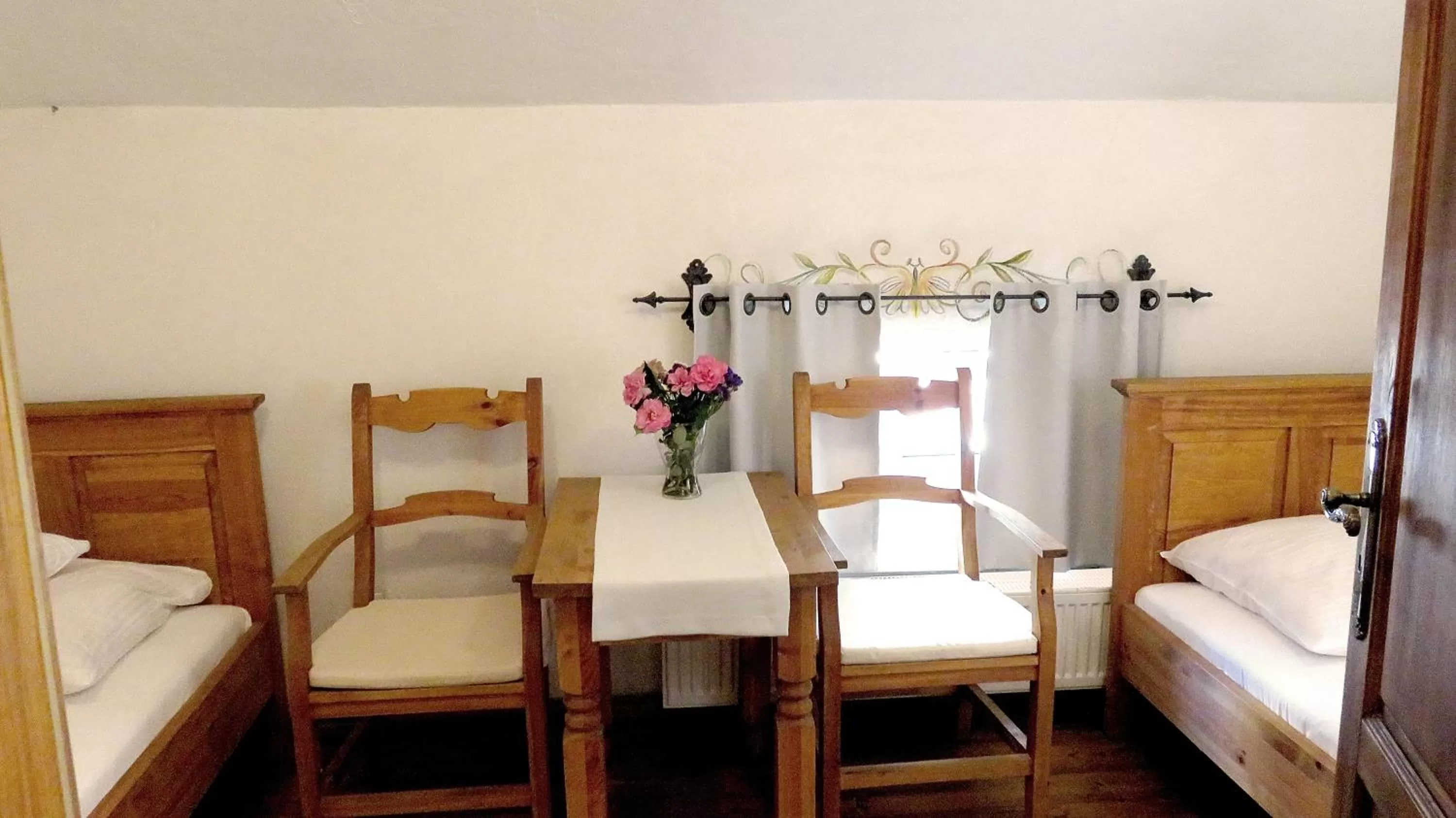 Seating area, Bed in Zajazd Karczma Zagłoba