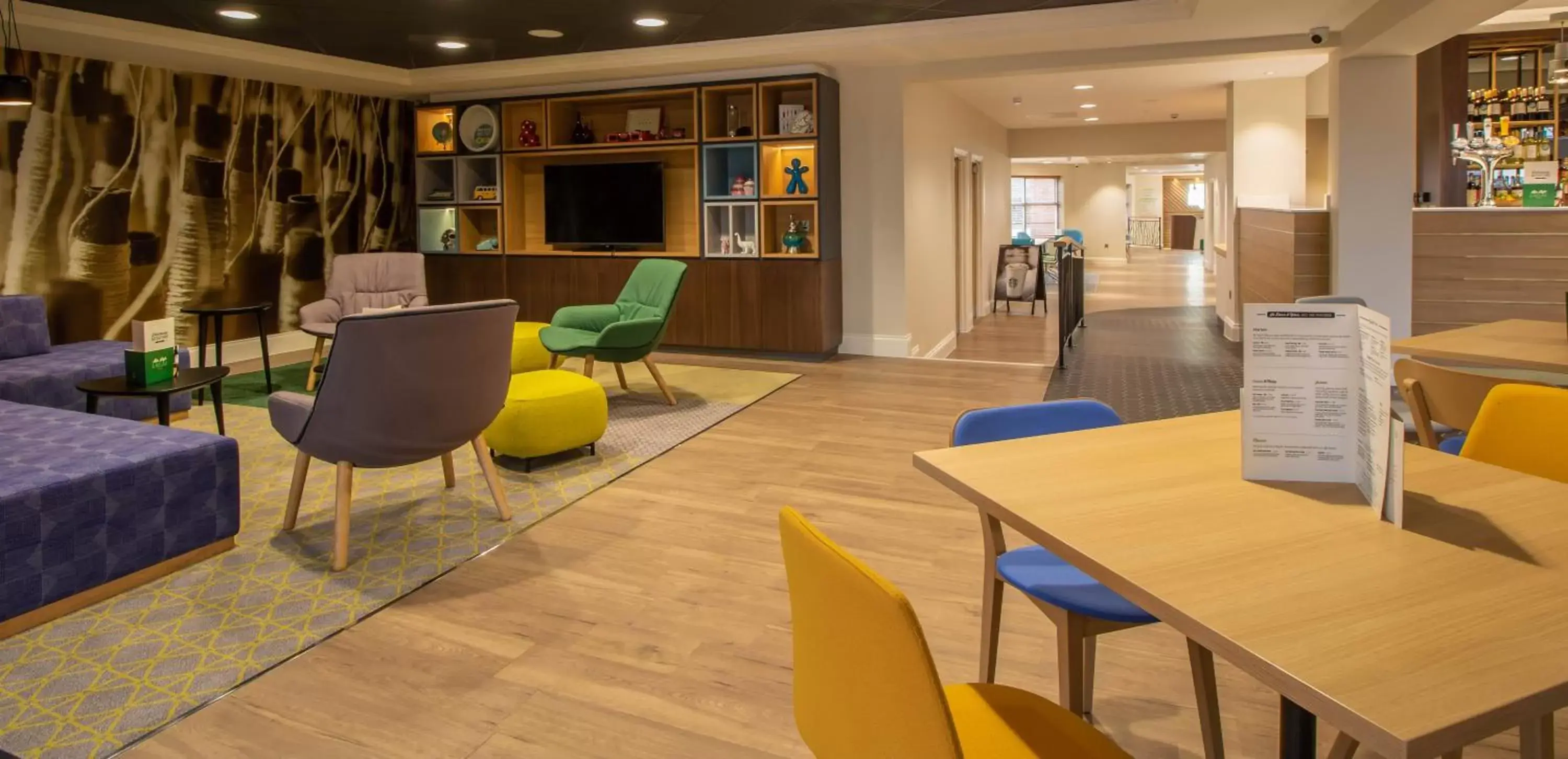 Lounge or bar in Holiday Inn - Leicester - Wigston, an IHG Hotel