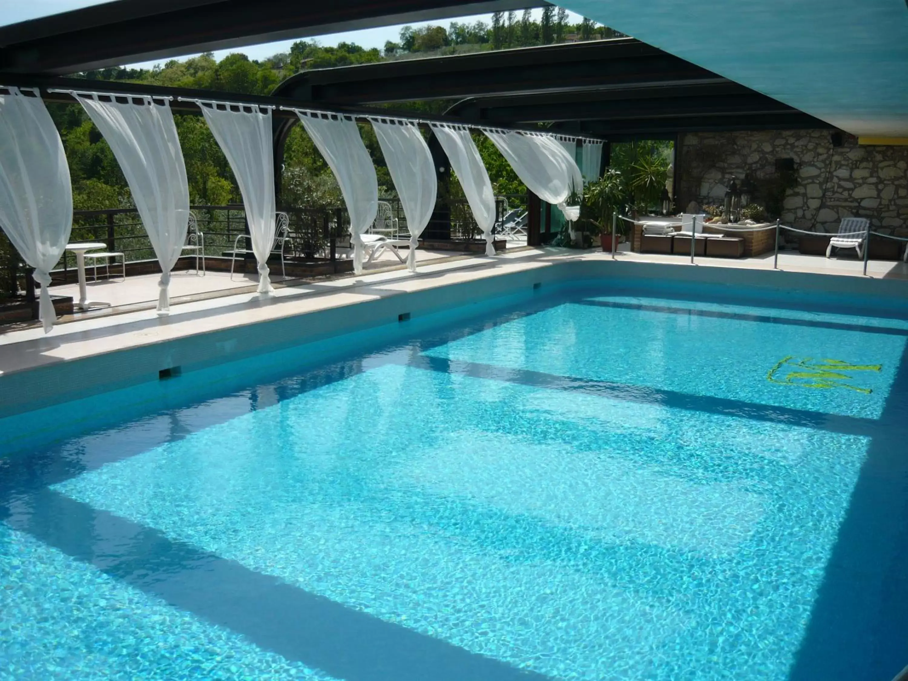 Swimming Pool in Villa Michelangelo Vicenza – Starhotels Collezione