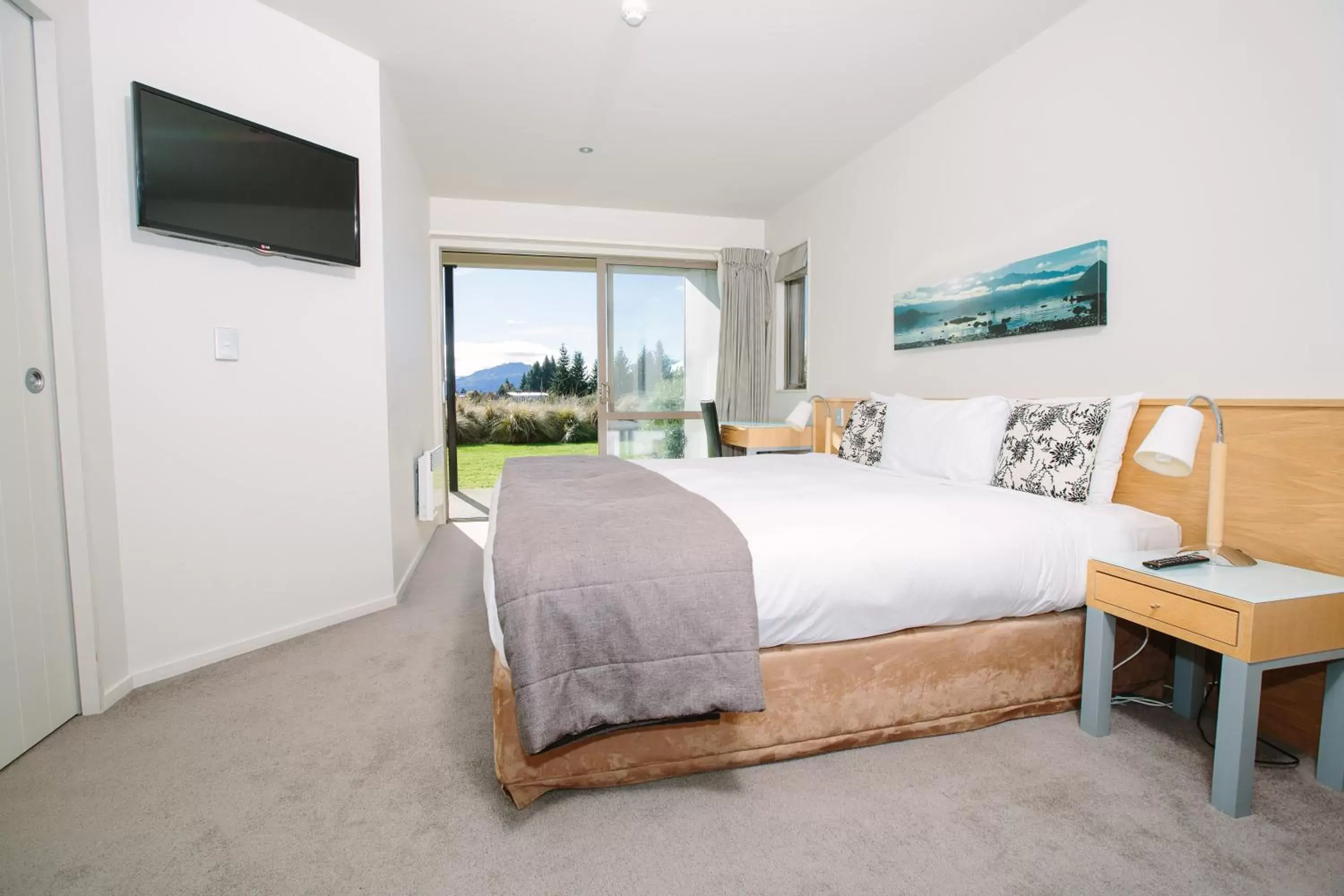 Bedroom, Bed in Oakridge Resort Lake Wanaka