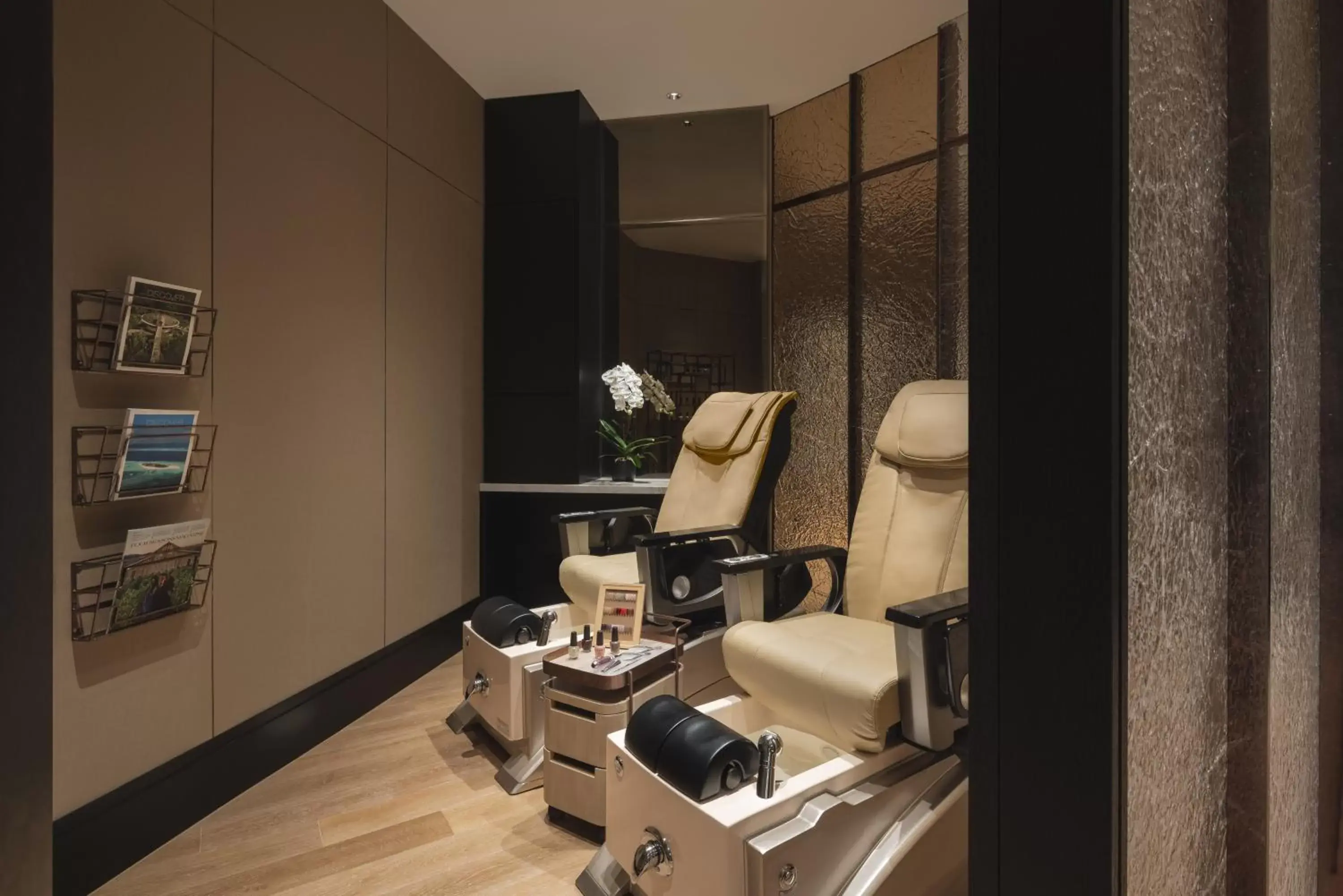 Spa and wellness centre/facilities in Four Seasons Hotel Singapore