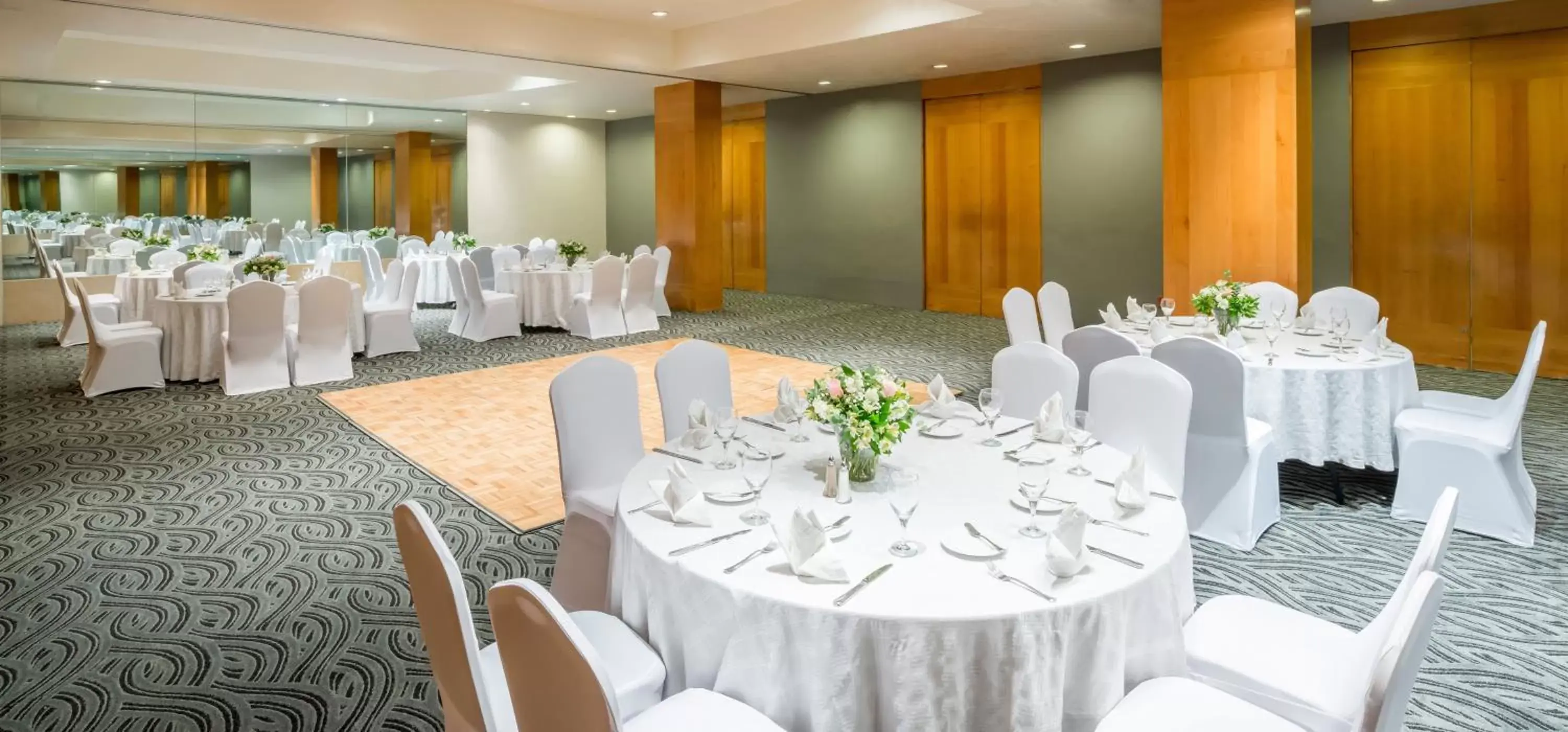 Banquet/Function facilities, Banquet Facilities in Real Inn Perinorte