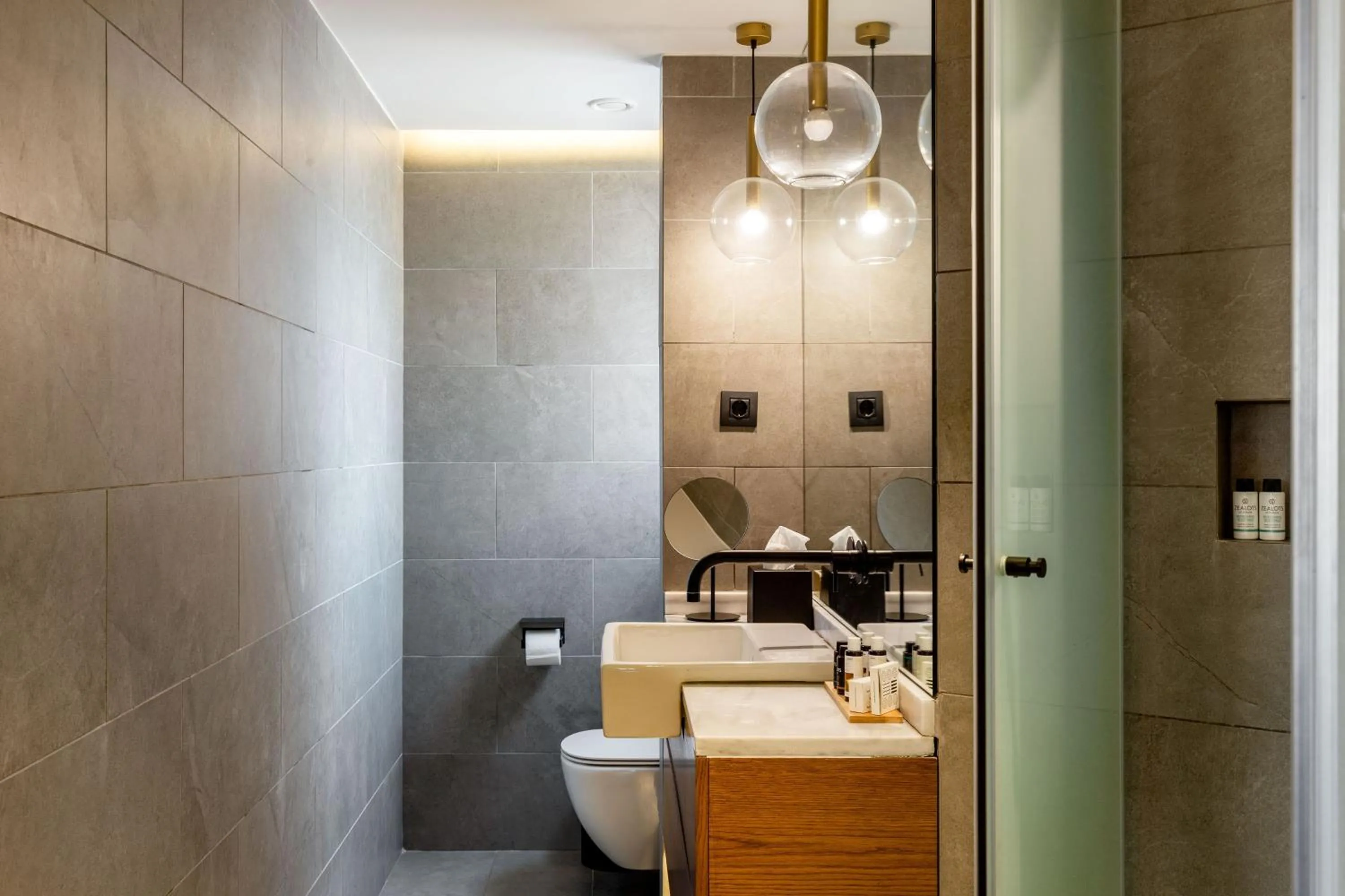 Bathroom in Blend Hotel