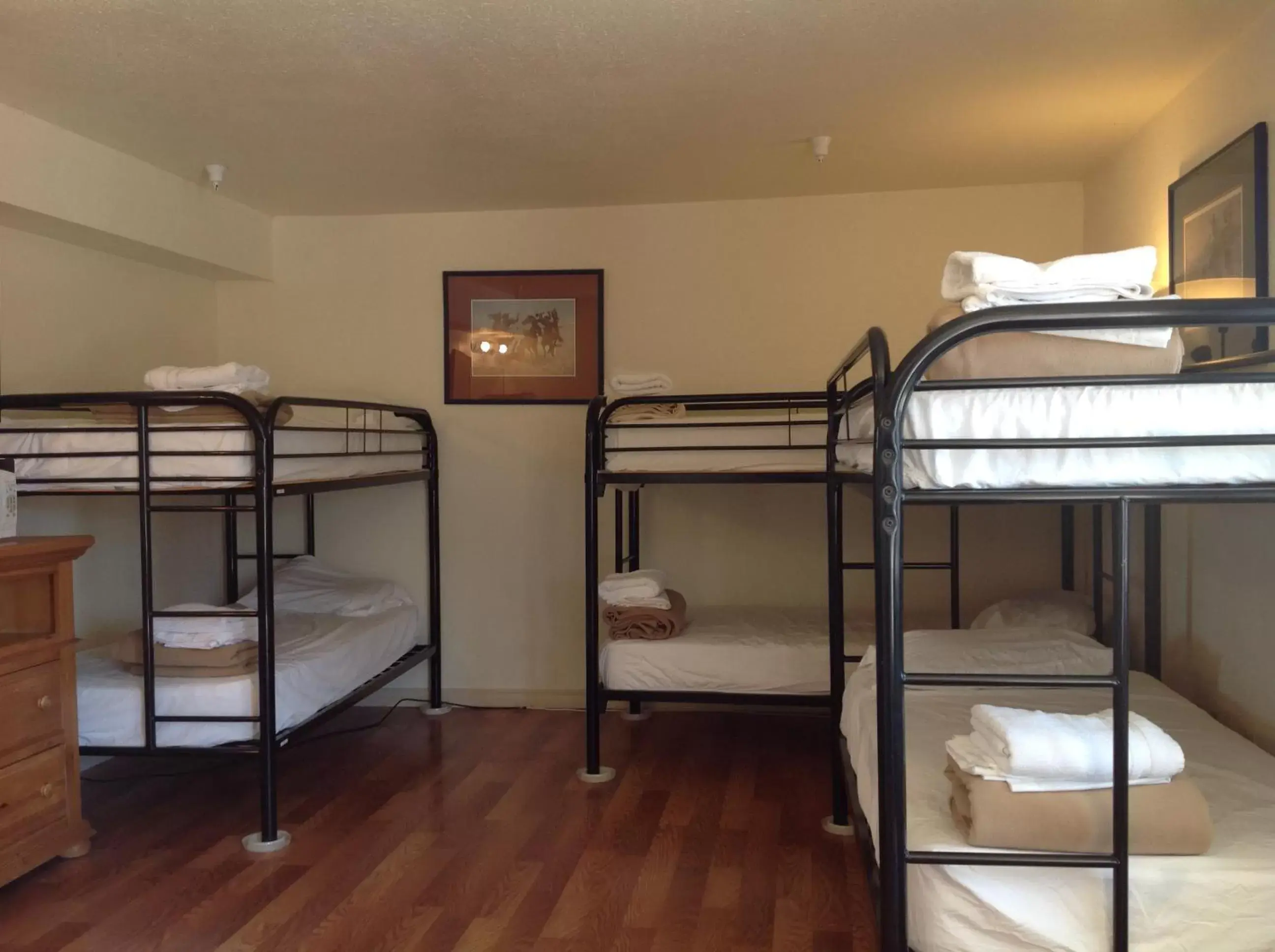 Bunk Bed in Whitney Portal Hotel And Hostel