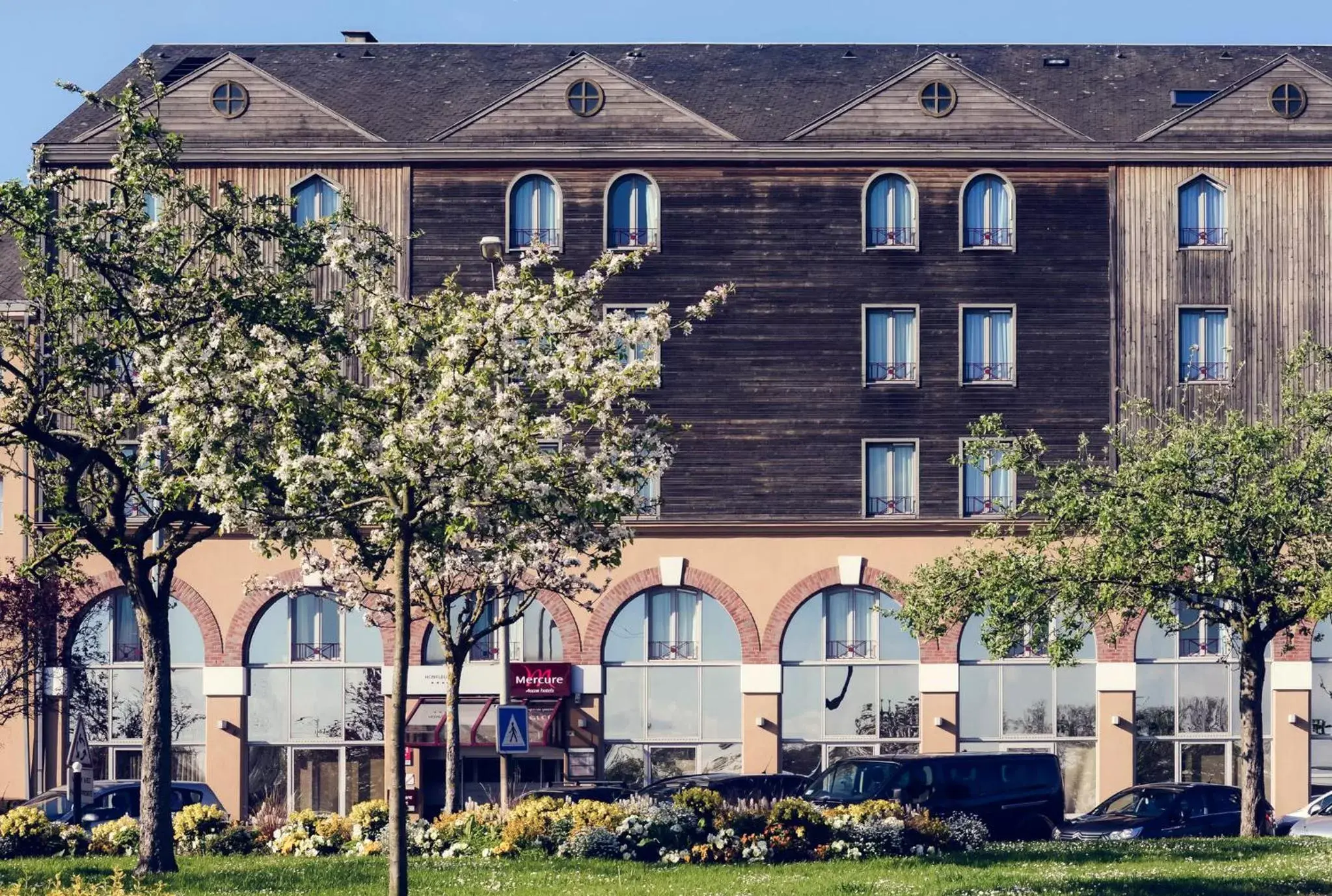 Facade/entrance, Property Building in Mercure Honfleur