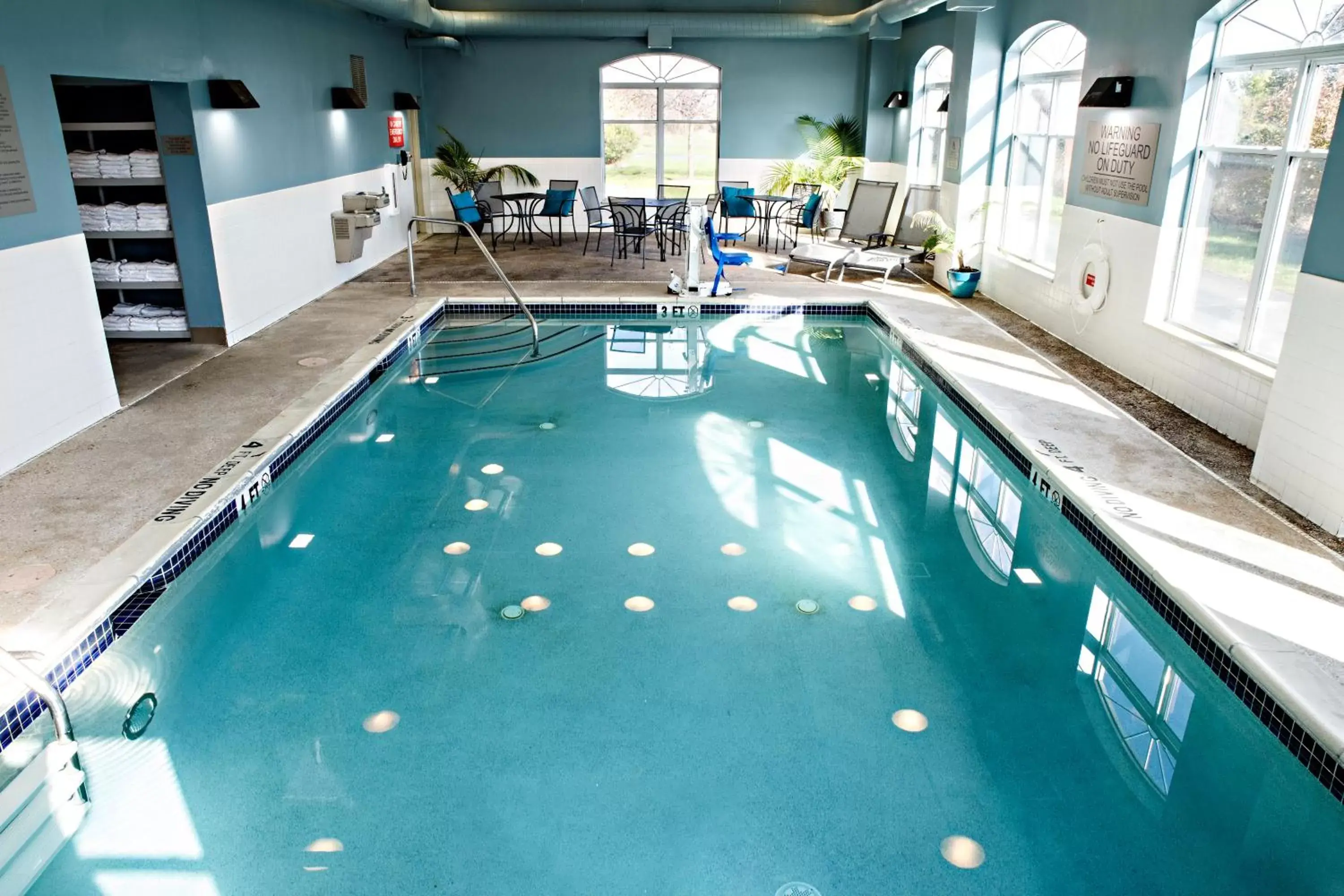 Swimming Pool in Country Inn & Suites by Radisson, Harrisburg West, PA