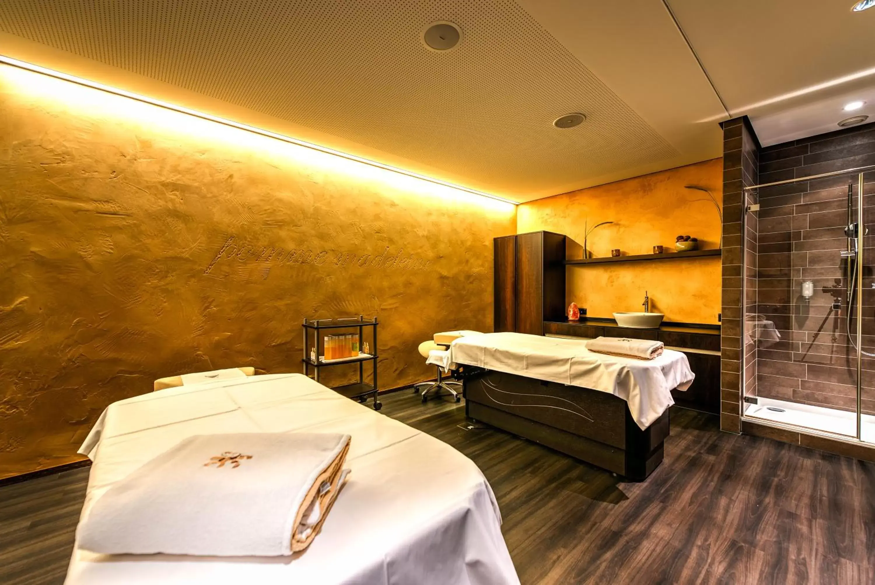 Massage, Bed in Wellnesshotel Golf Panorama
