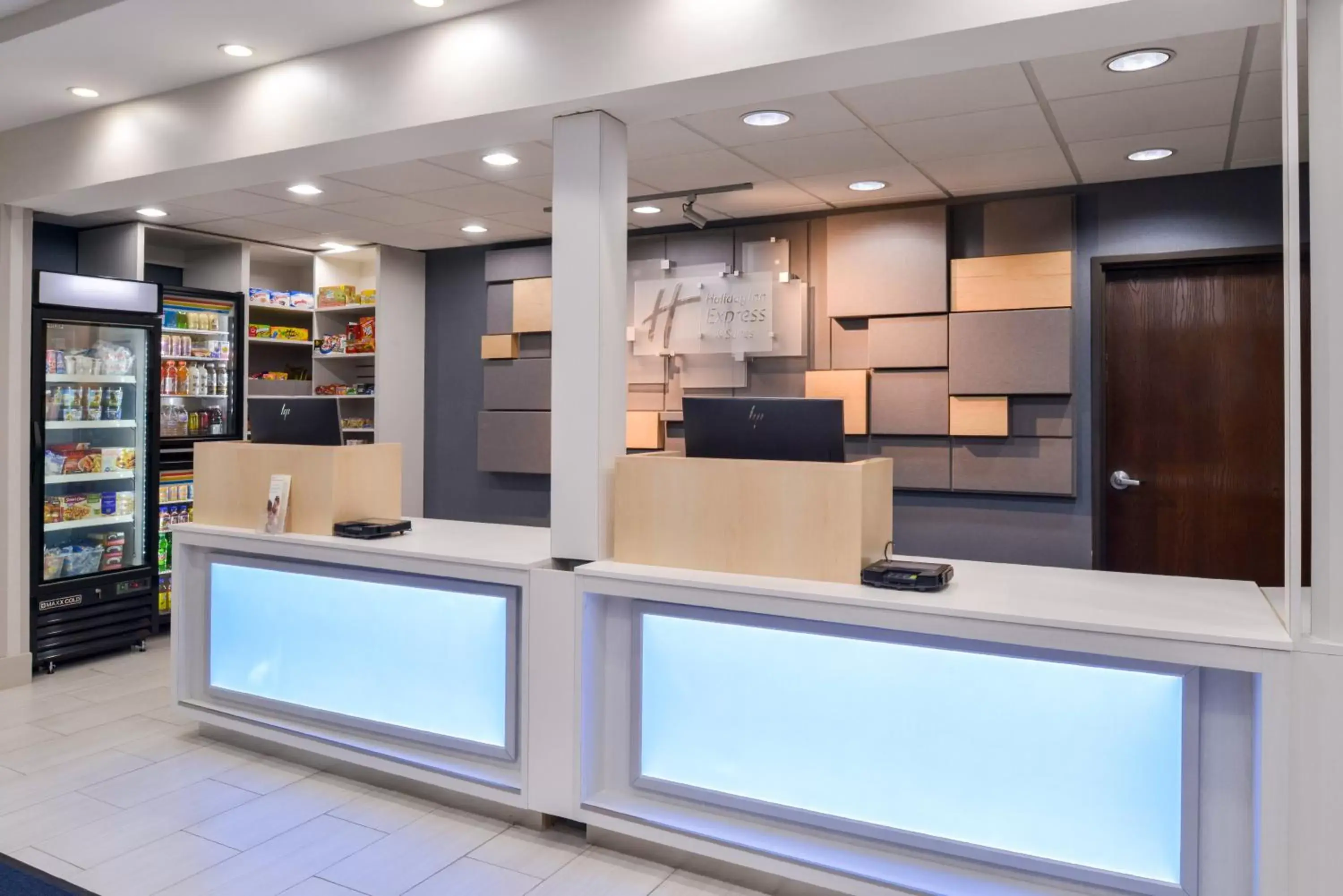 Property building, Lobby/Reception in Holiday Inn Express Wixom, an IHG Hotel