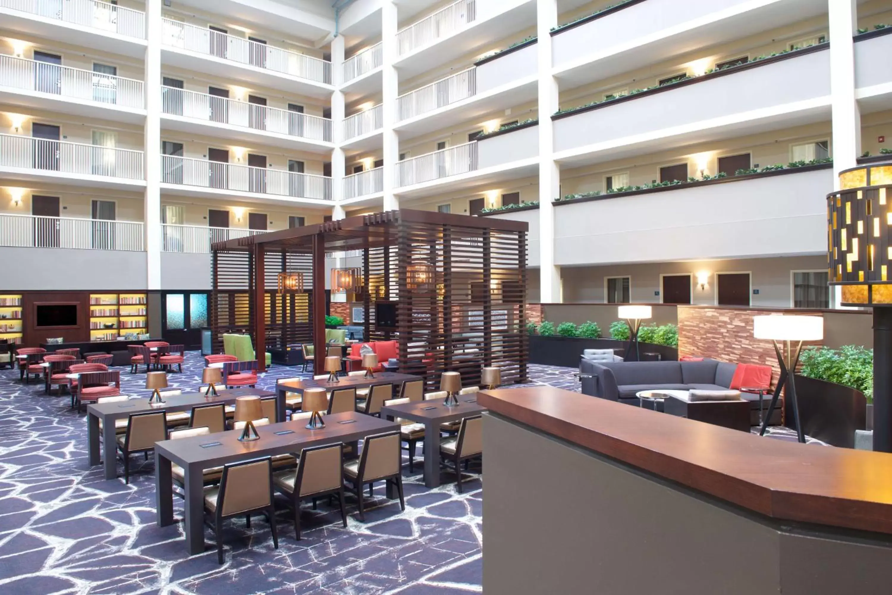 Lobby or reception in Embassy Suites by Hilton Philadelphia Airport