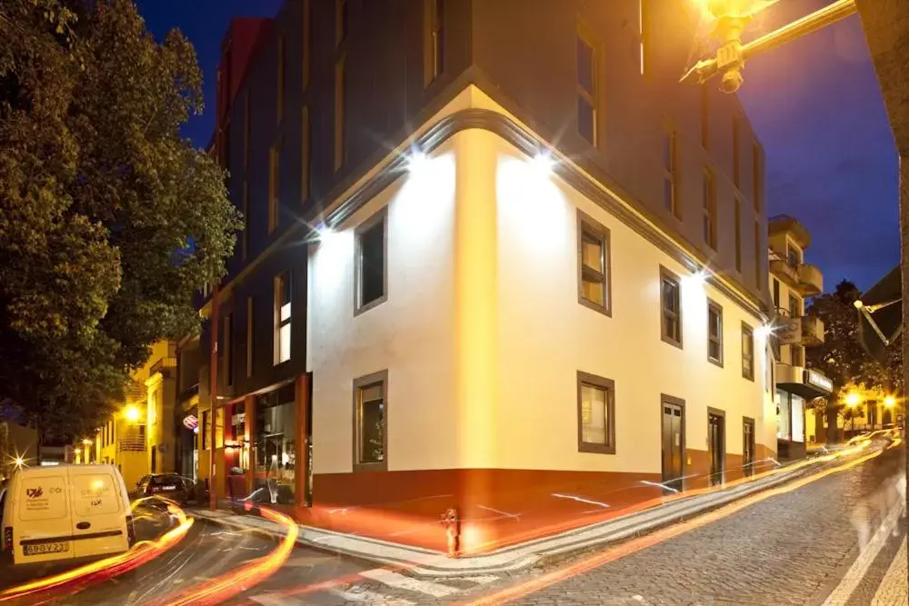 Facade/entrance, Property Building in Funchal Design Hotel