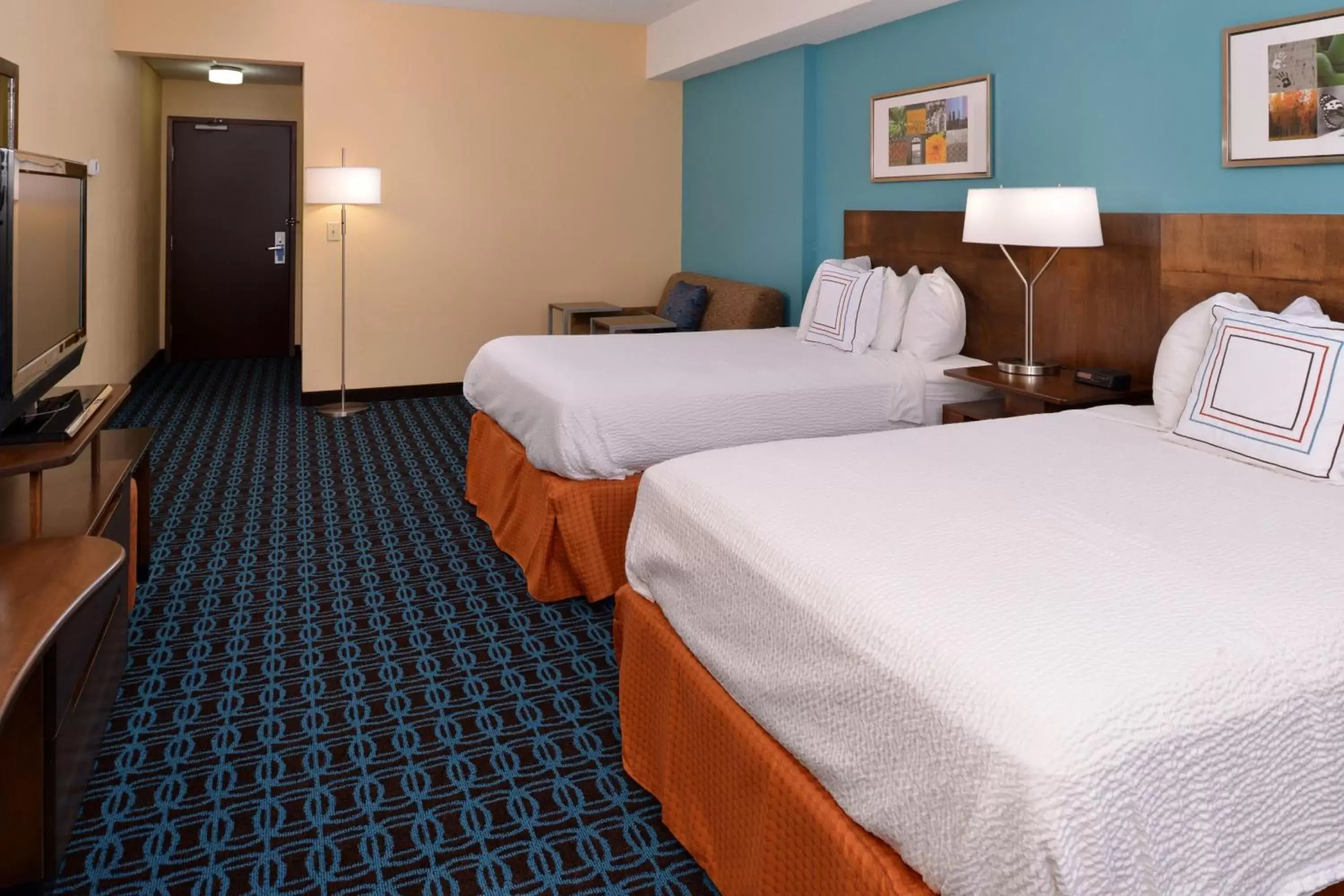 Photo of the whole room, Bed in Fairfield Inn and Suites by Marriott Dayton Troy