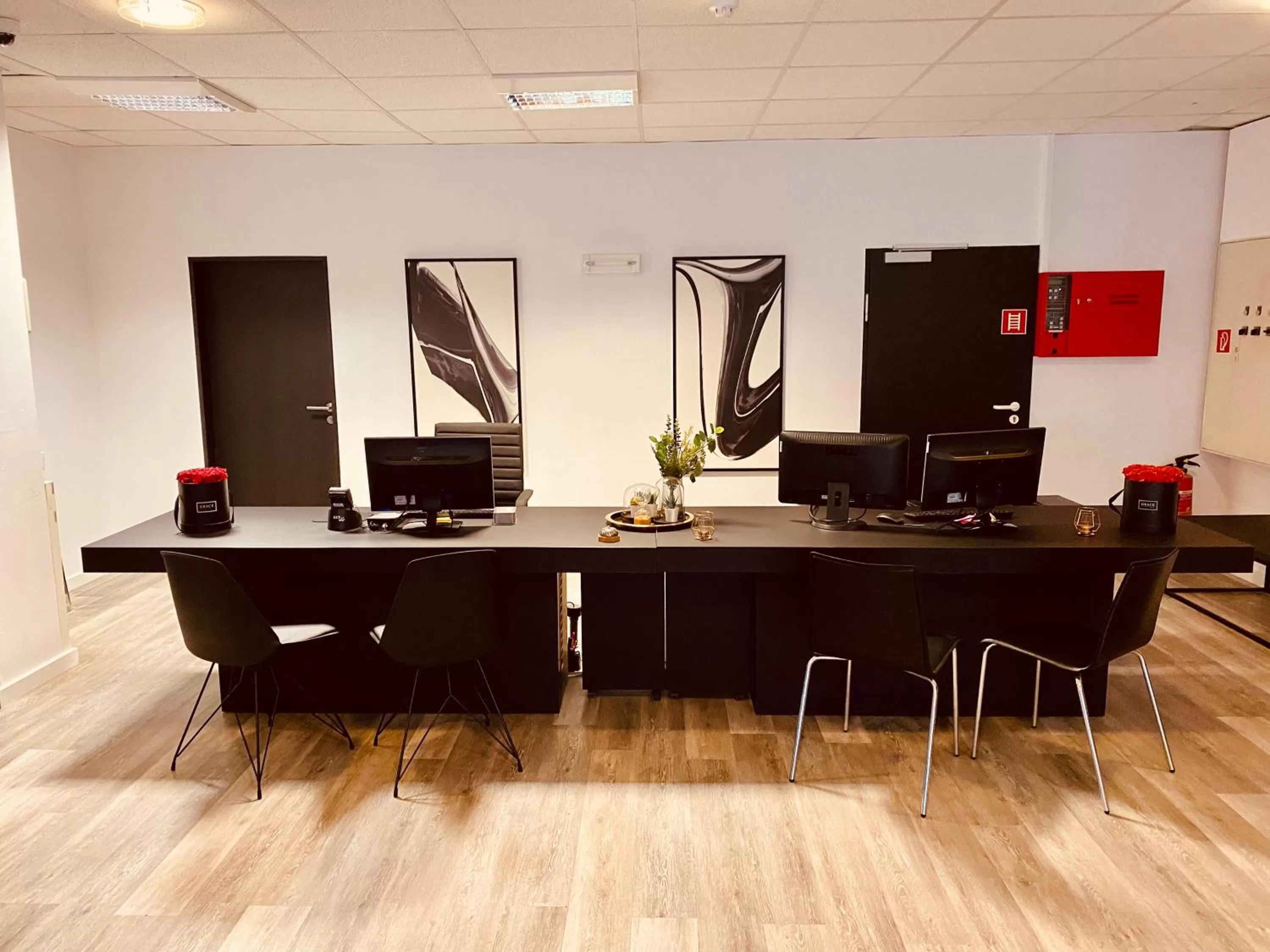 Lobby or reception in DORMERO Hotel Bretten