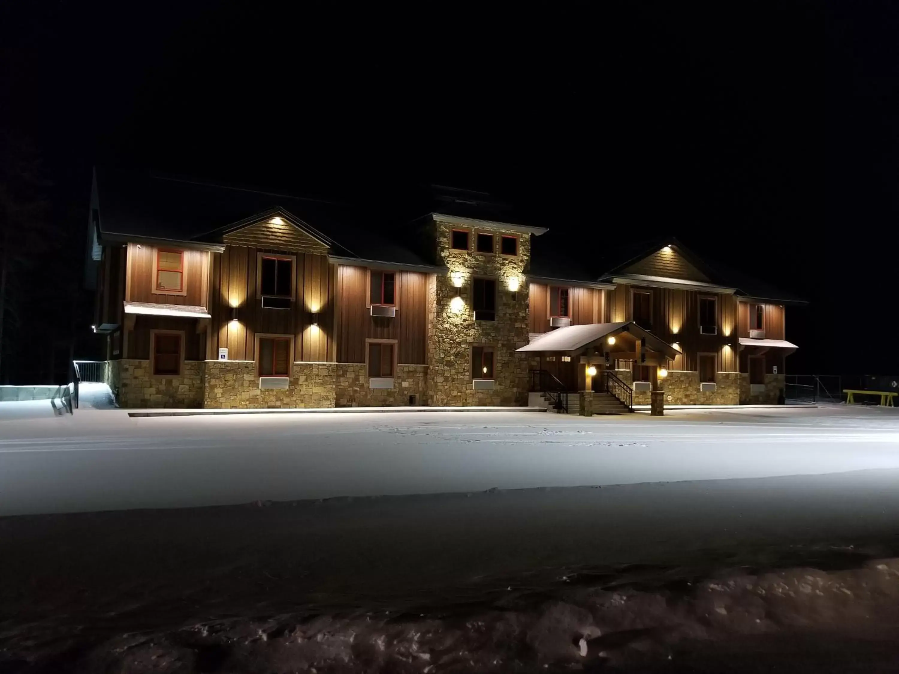 Facade/entrance, Winter in Sawtelle Mountain Resort