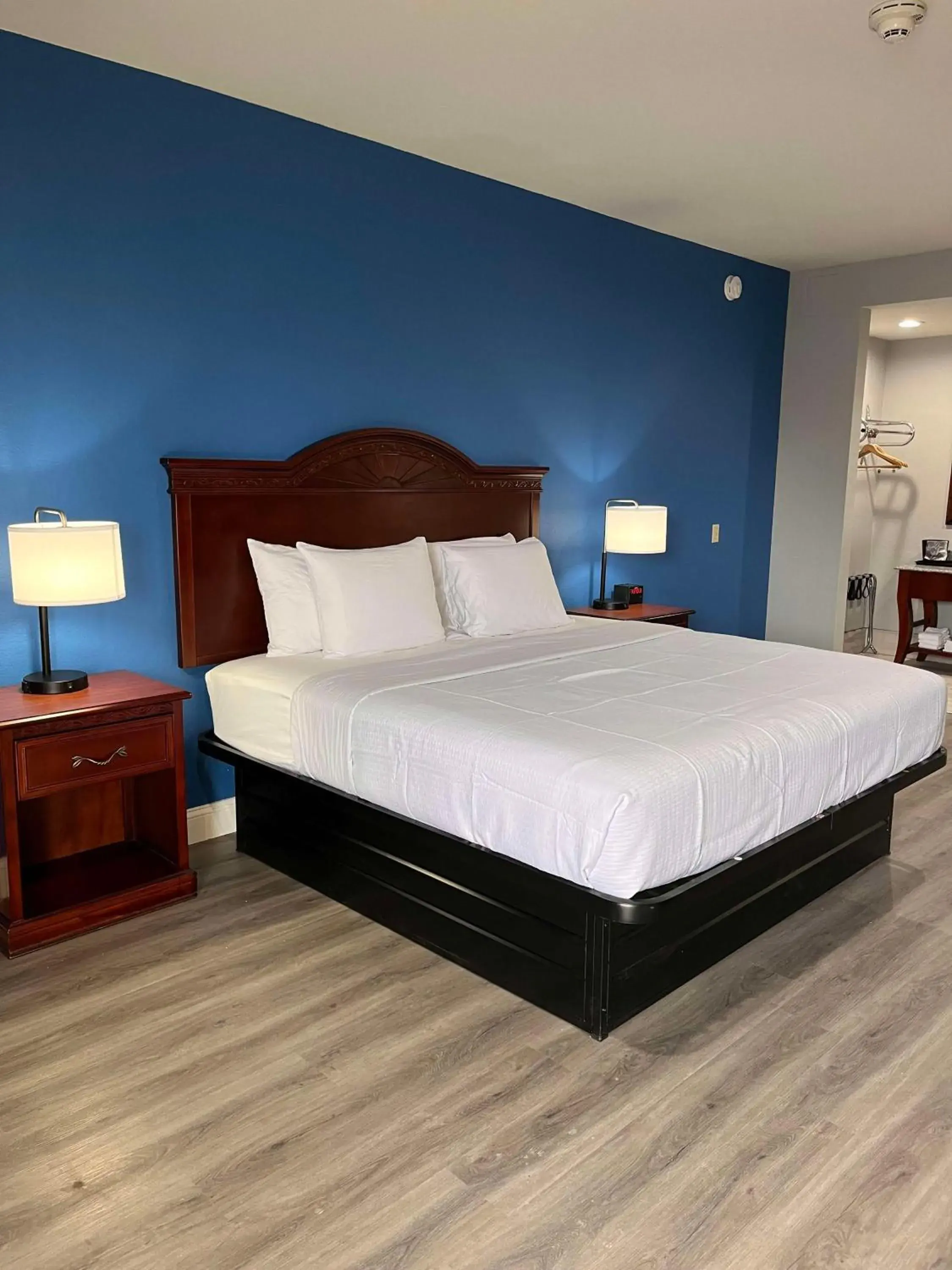 Bedroom, Bed in SureStay by Best Western McAlester