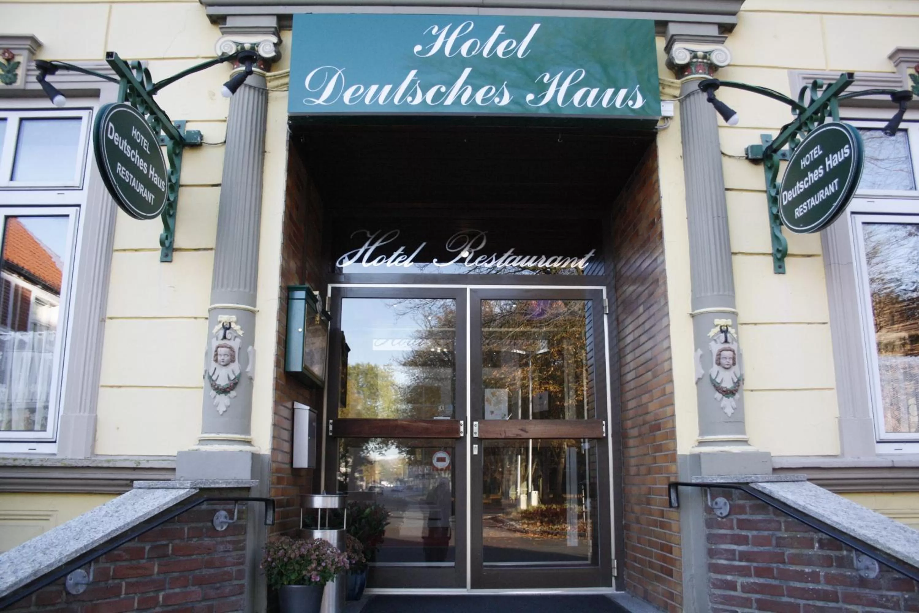 Facade/entrance in Hotel Deutsches Haus