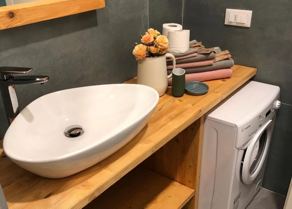 Bathroom in B&B MELLONI STREET