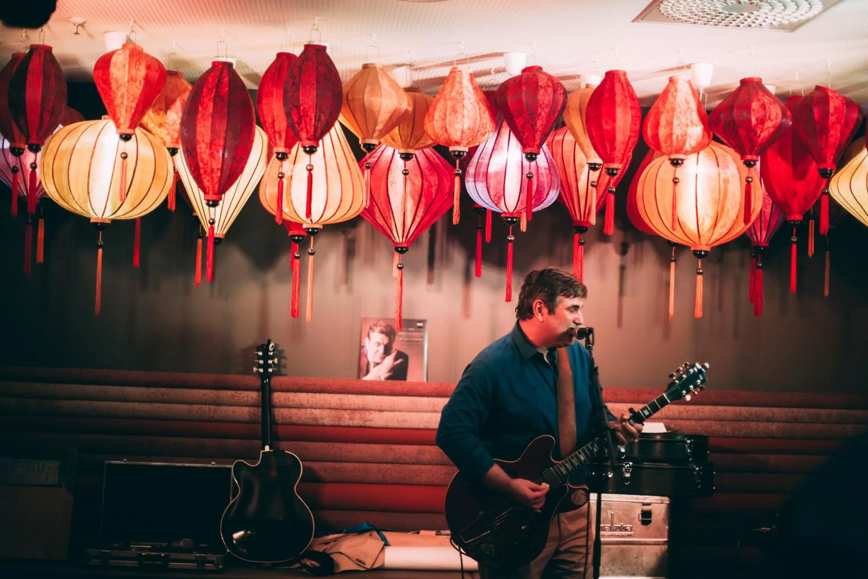 Lounge or bar in Me and All Hotel Dusseldorf, by Hyatt