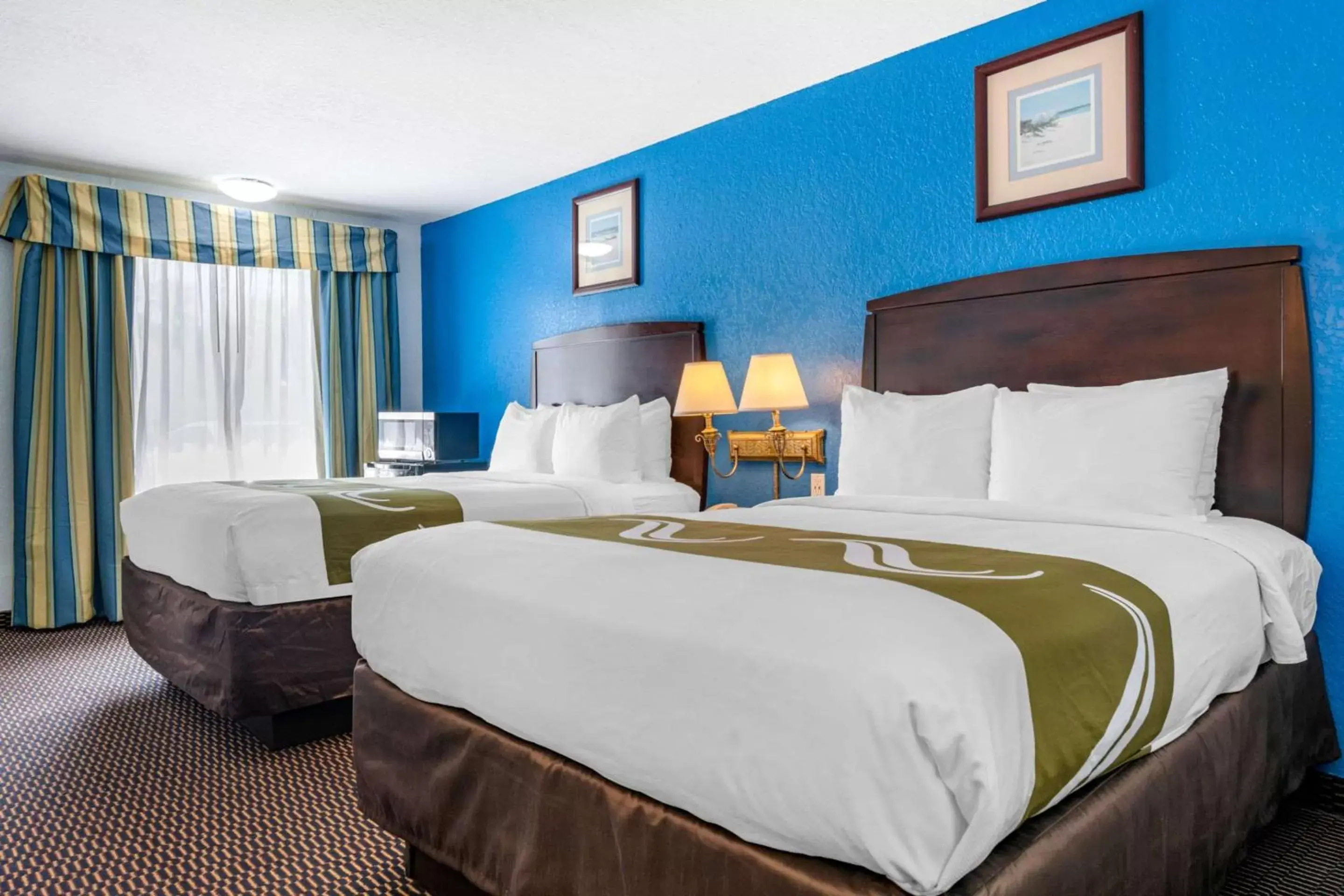Photo of the whole room, Bed in Quality Inn Sarasota North Near Lido Key Beach
