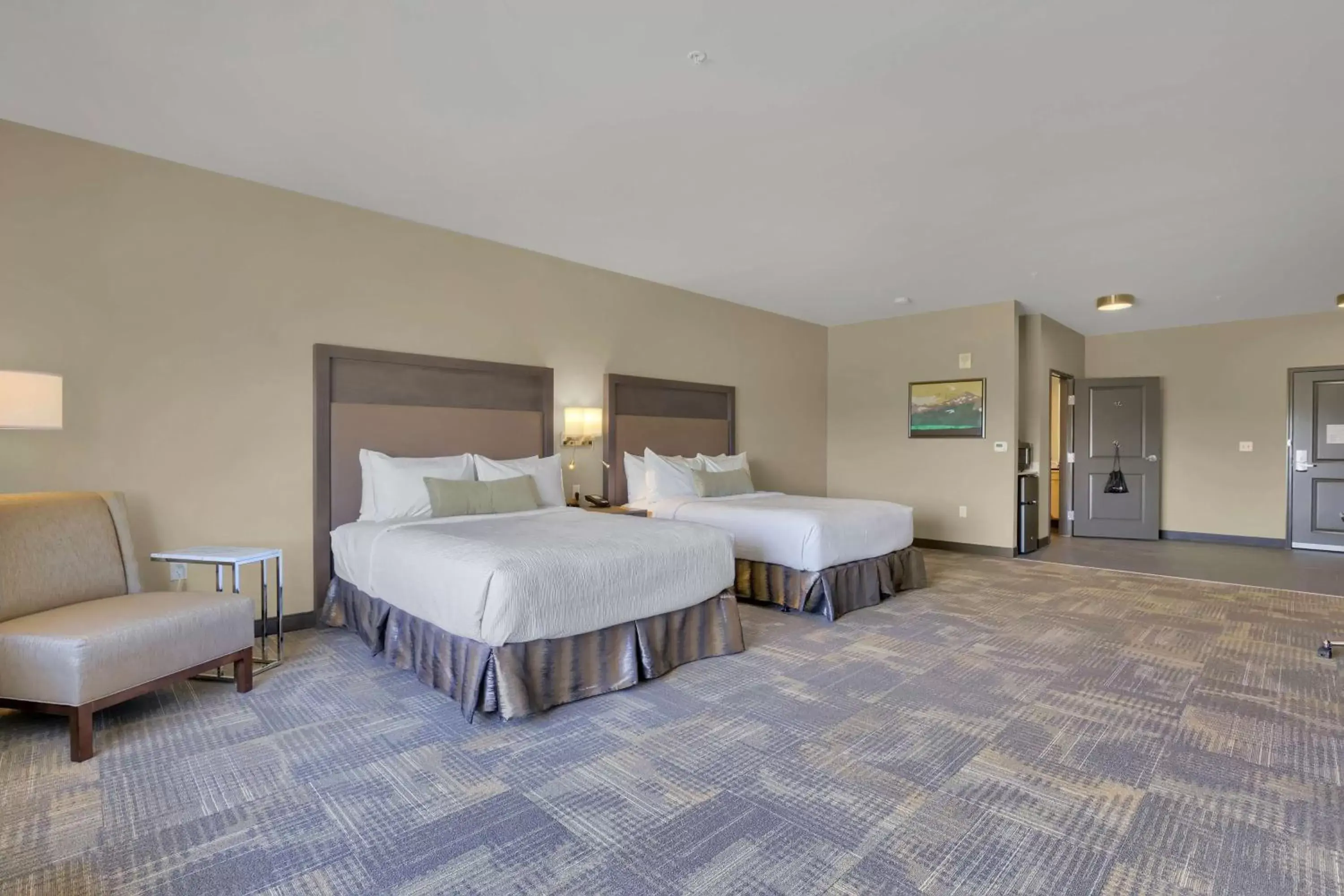 Photo of the whole room, Bed in Best Western Plus Executive Residency Fillmore Inn