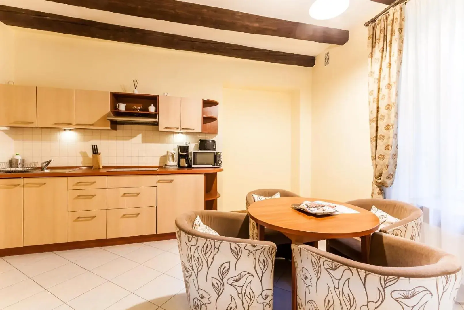 Kitchen/Kitchenette in P&J Tourist Apartments