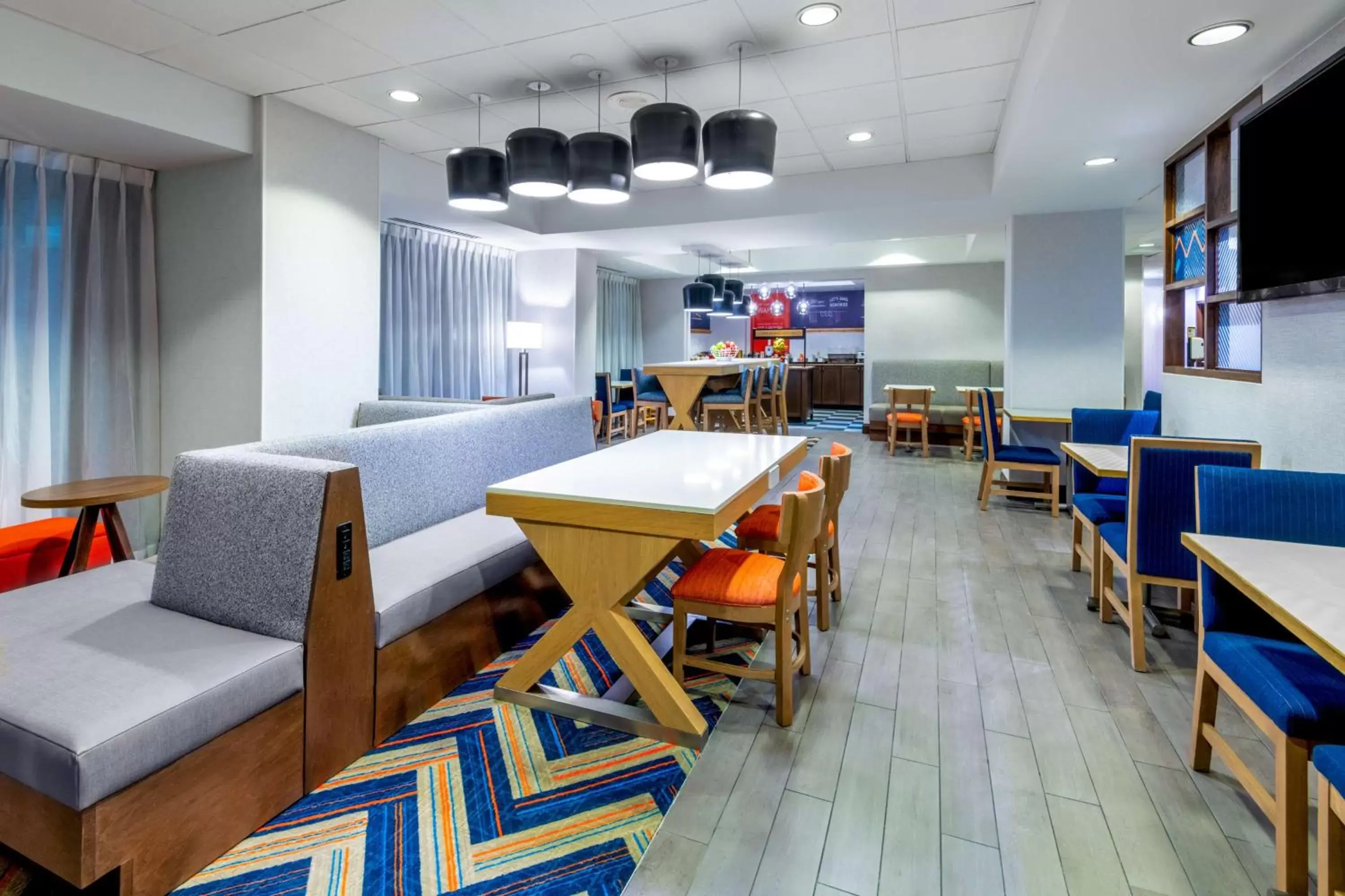 Breakfast in Hampton Inn Denver-International Airport Breakfast in Hampton Inn Denver-International Airport