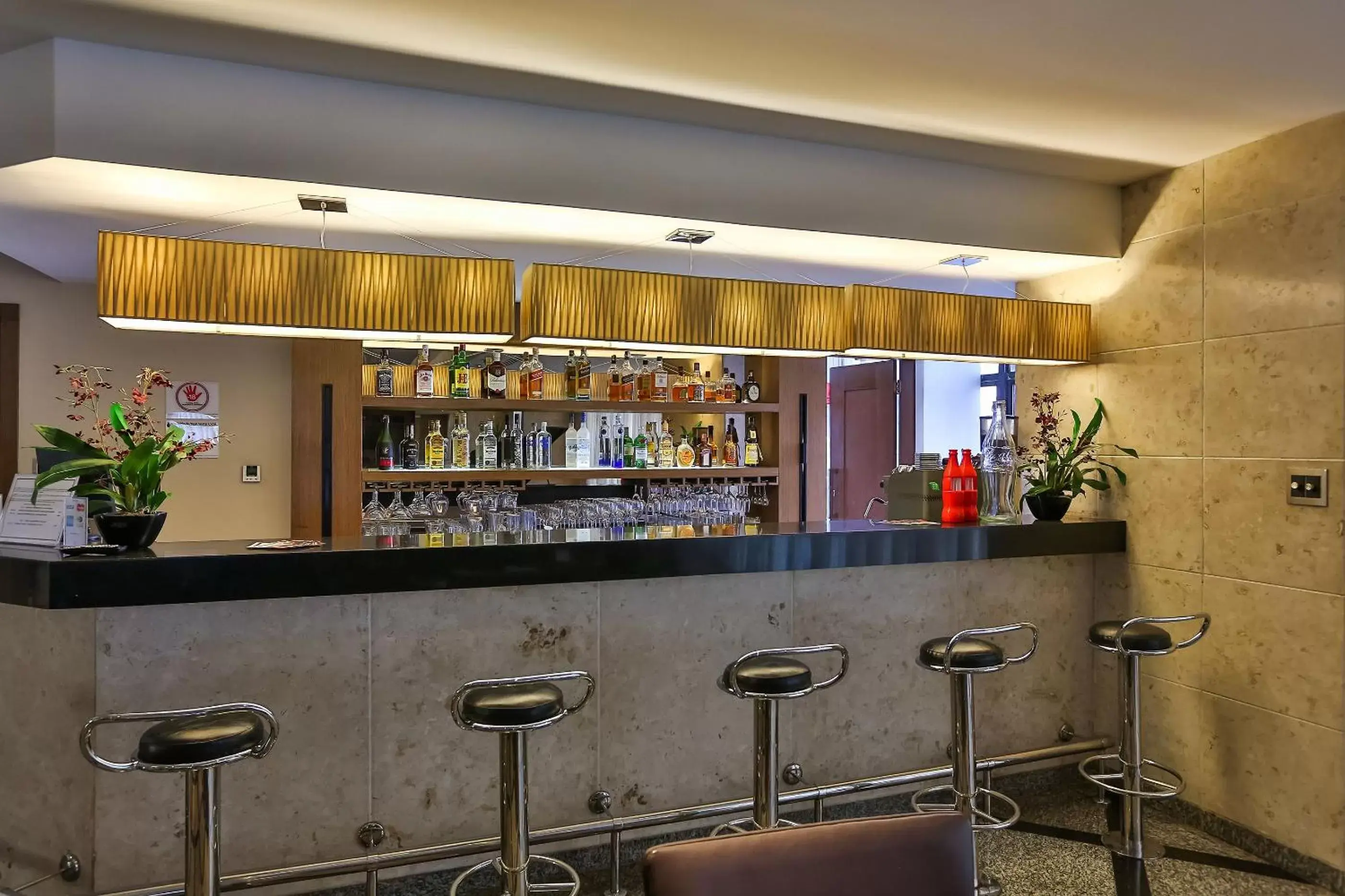 Lounge or bar in Bourbon Convention Hotel Santos Lounge or bar in Bourbon Convention Hotel Santos