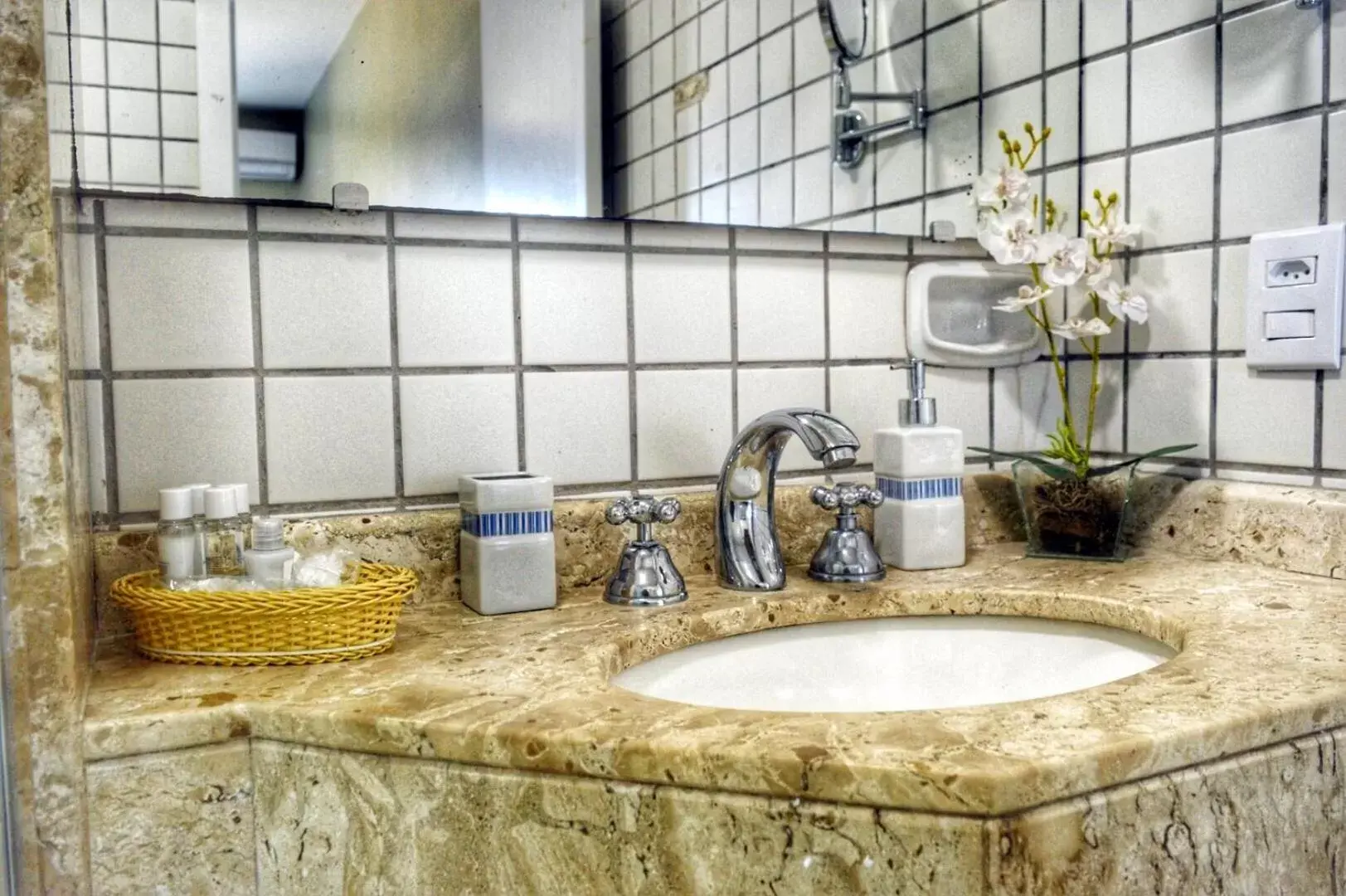 Bathroom in Portogalo Suite Hotel