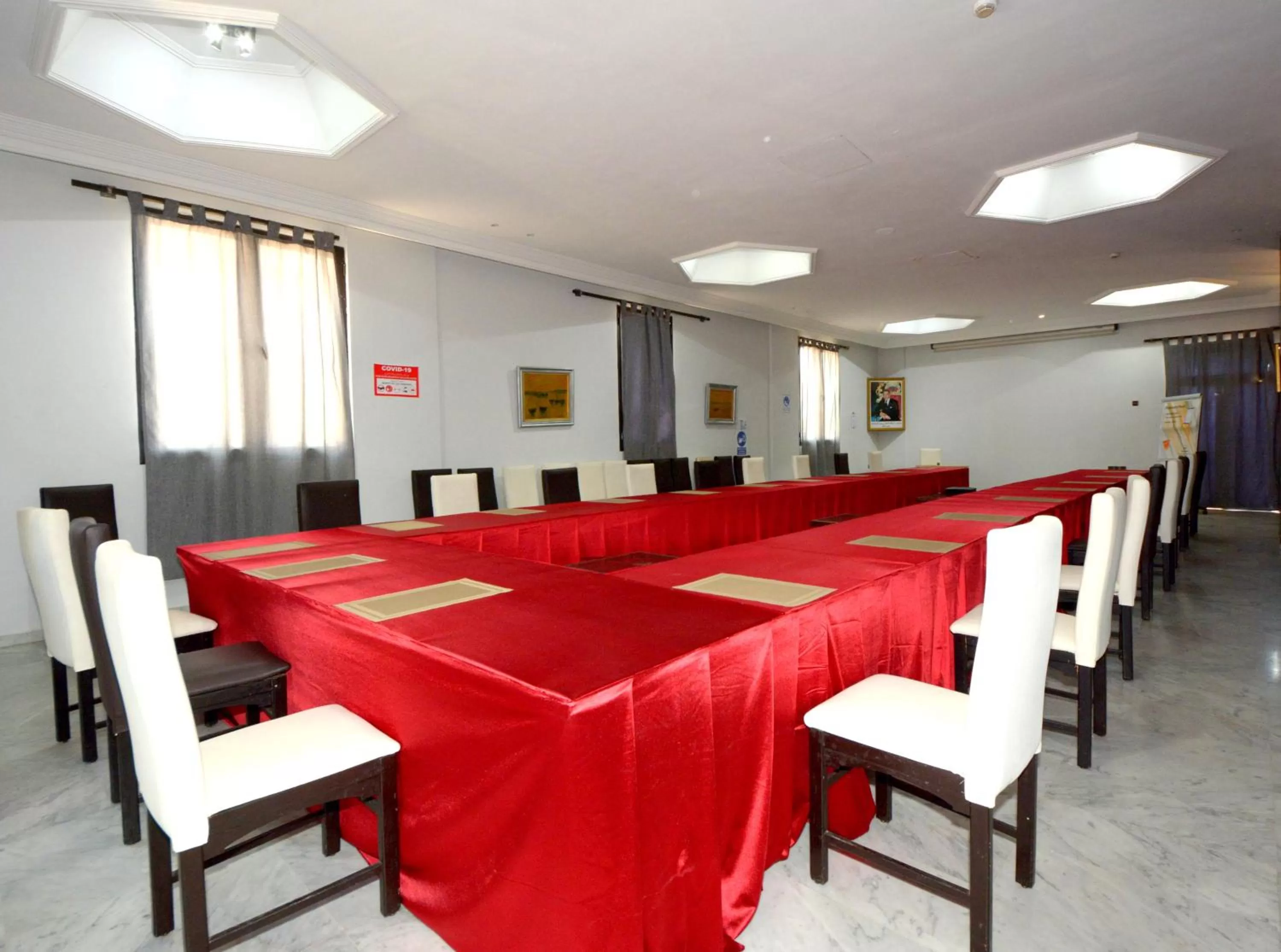 Meeting/conference room in Oasis Hotel & Spa