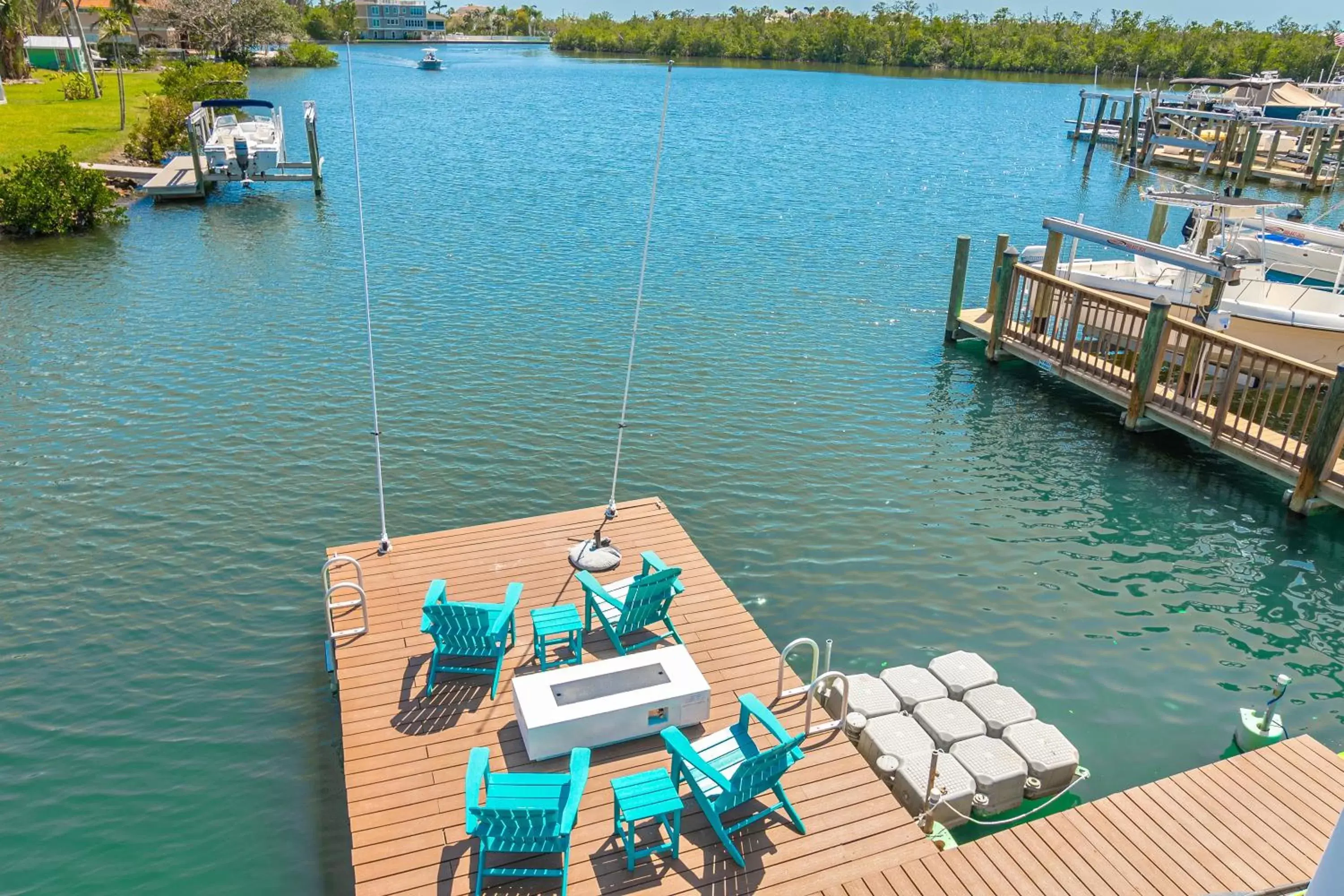 Sea view in Latitude 26 Waterfront Boutique Resort - Bonita Springs