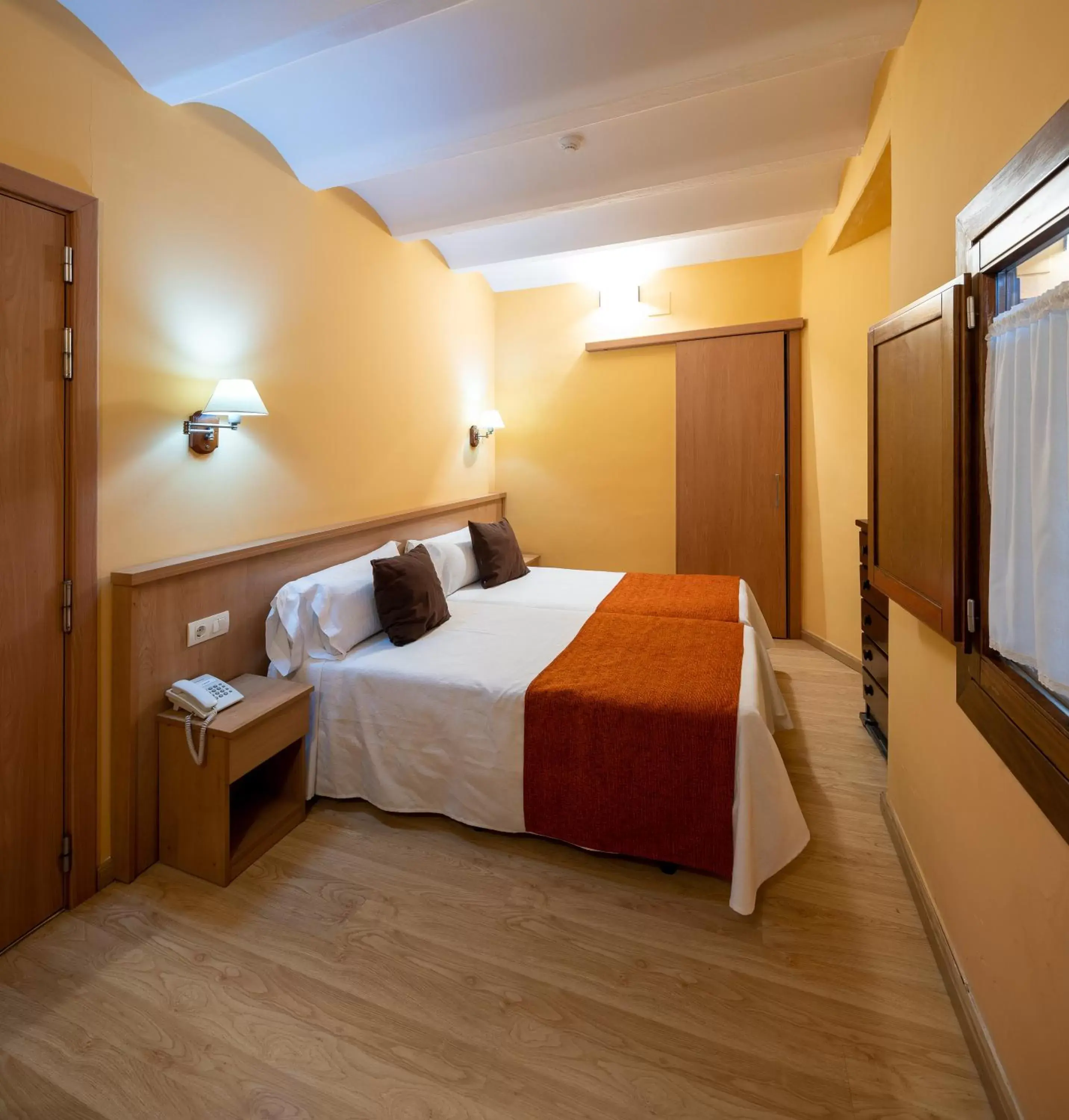 Bed in Hotel Ripoll