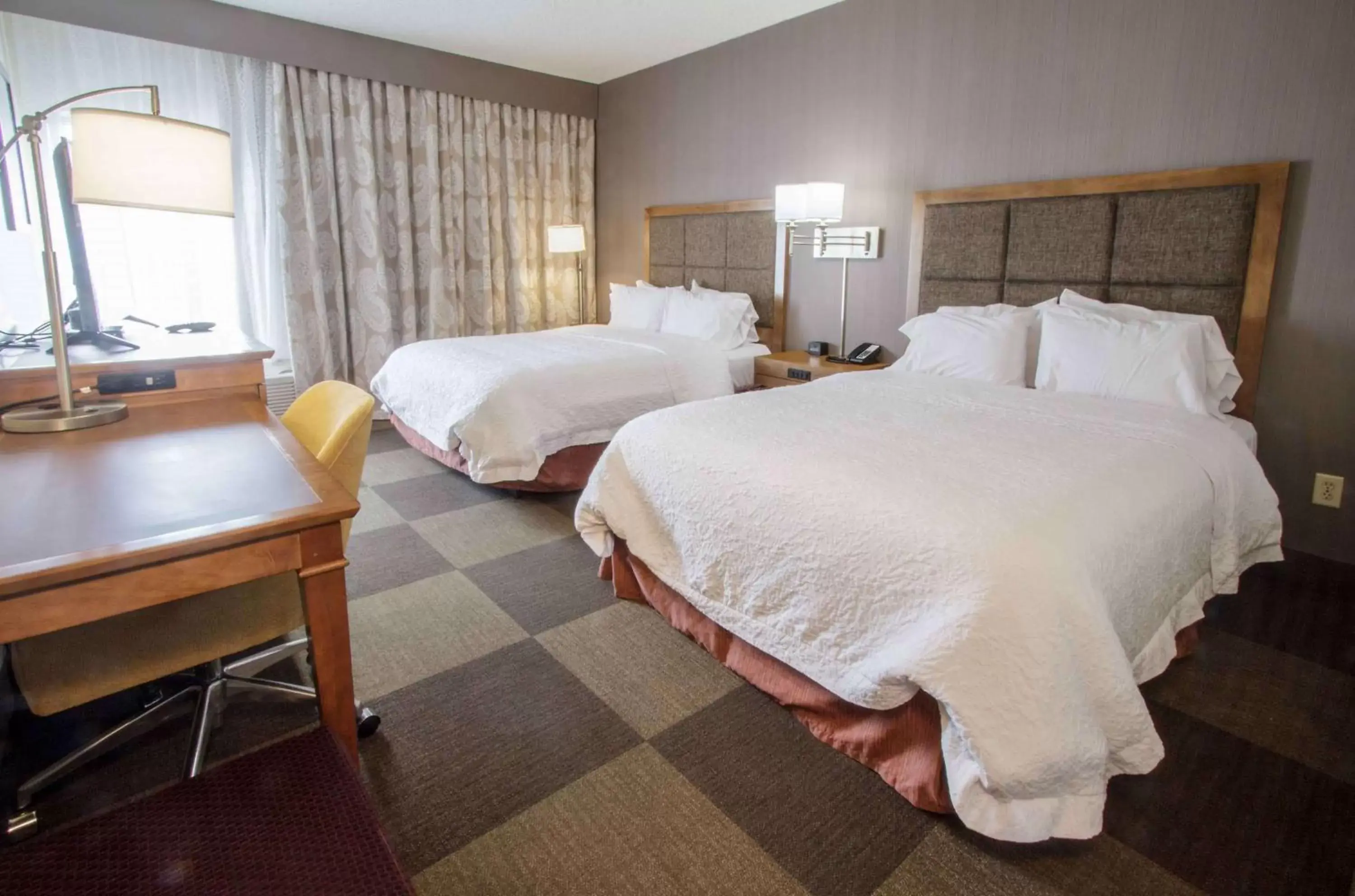 Bedroom, Bed in Hampton Inn South Haven