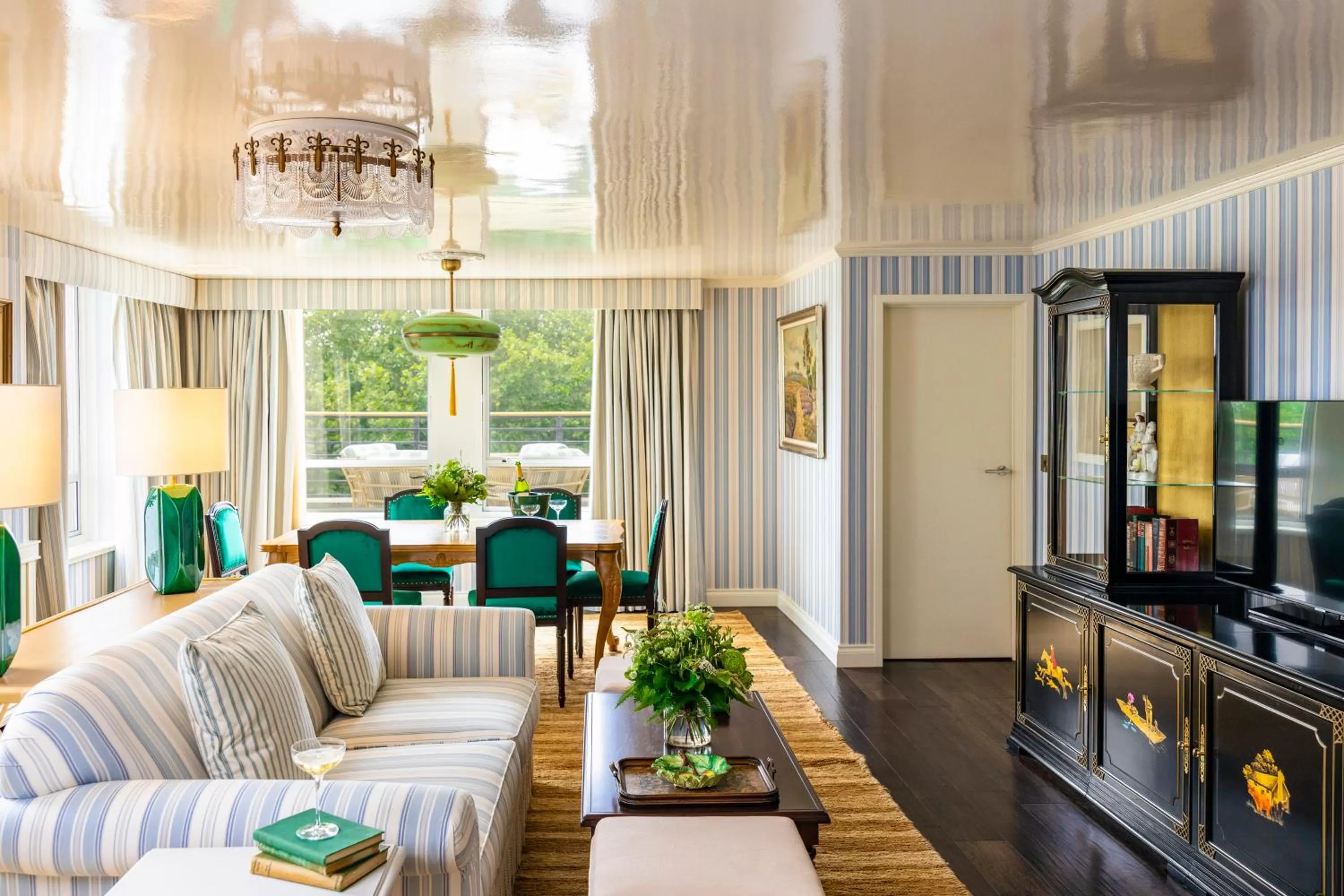 Living room in Graduate by Hilton Cambridge