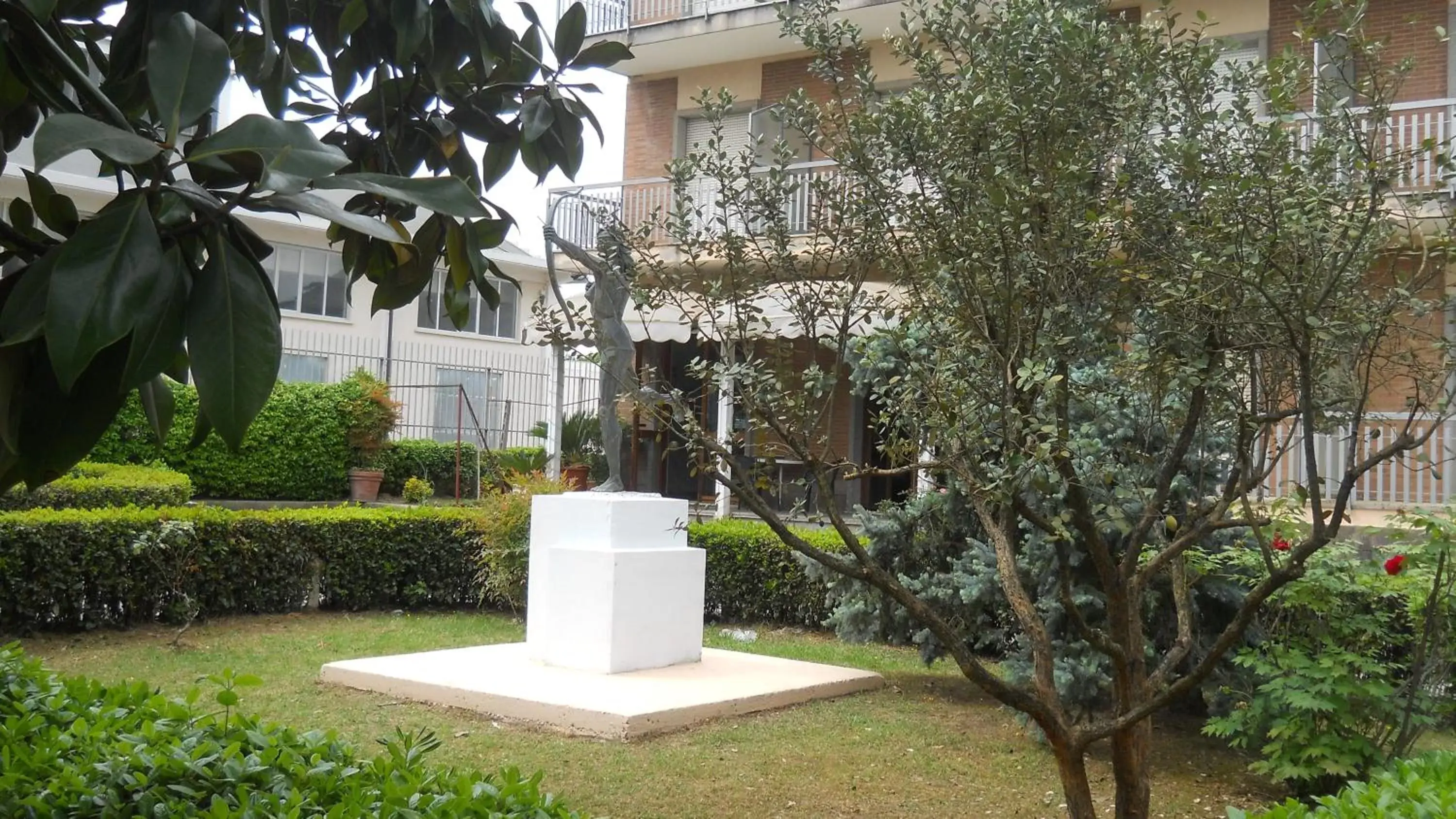 Facade/entrance, Garden in Hotel Diana