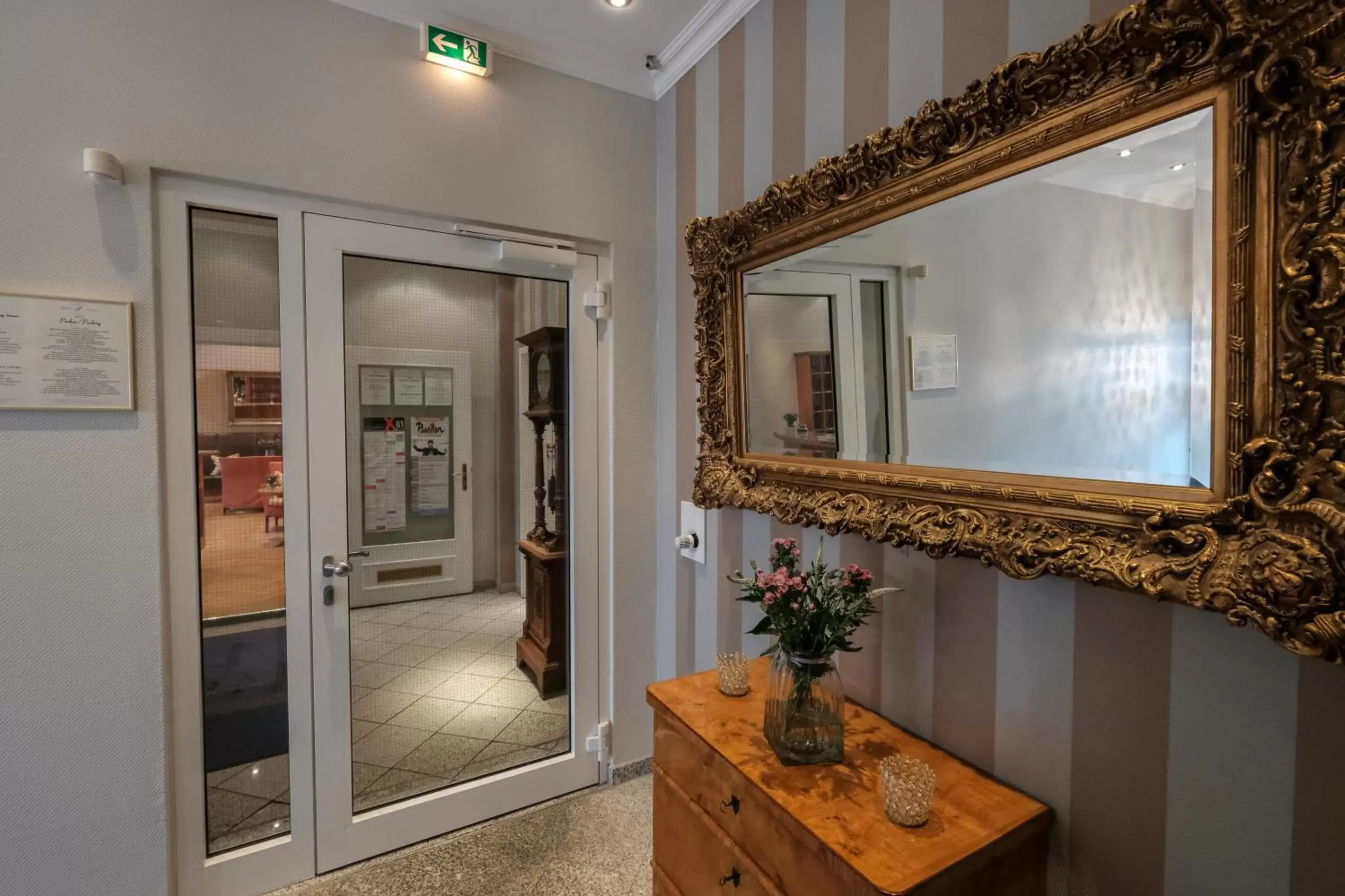 Lobby or reception in Budget by Hotel Savoy Hannover Lobby or reception in Budget by Hotel Savoy Hannover