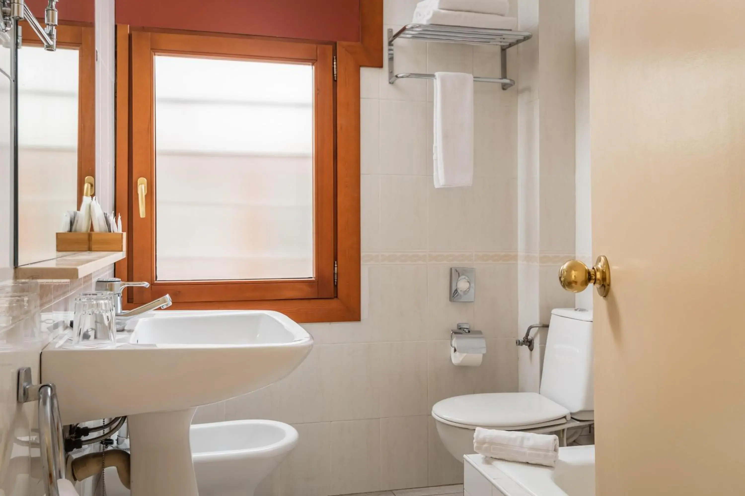 Bathroom in Hotel Sant Jordi
