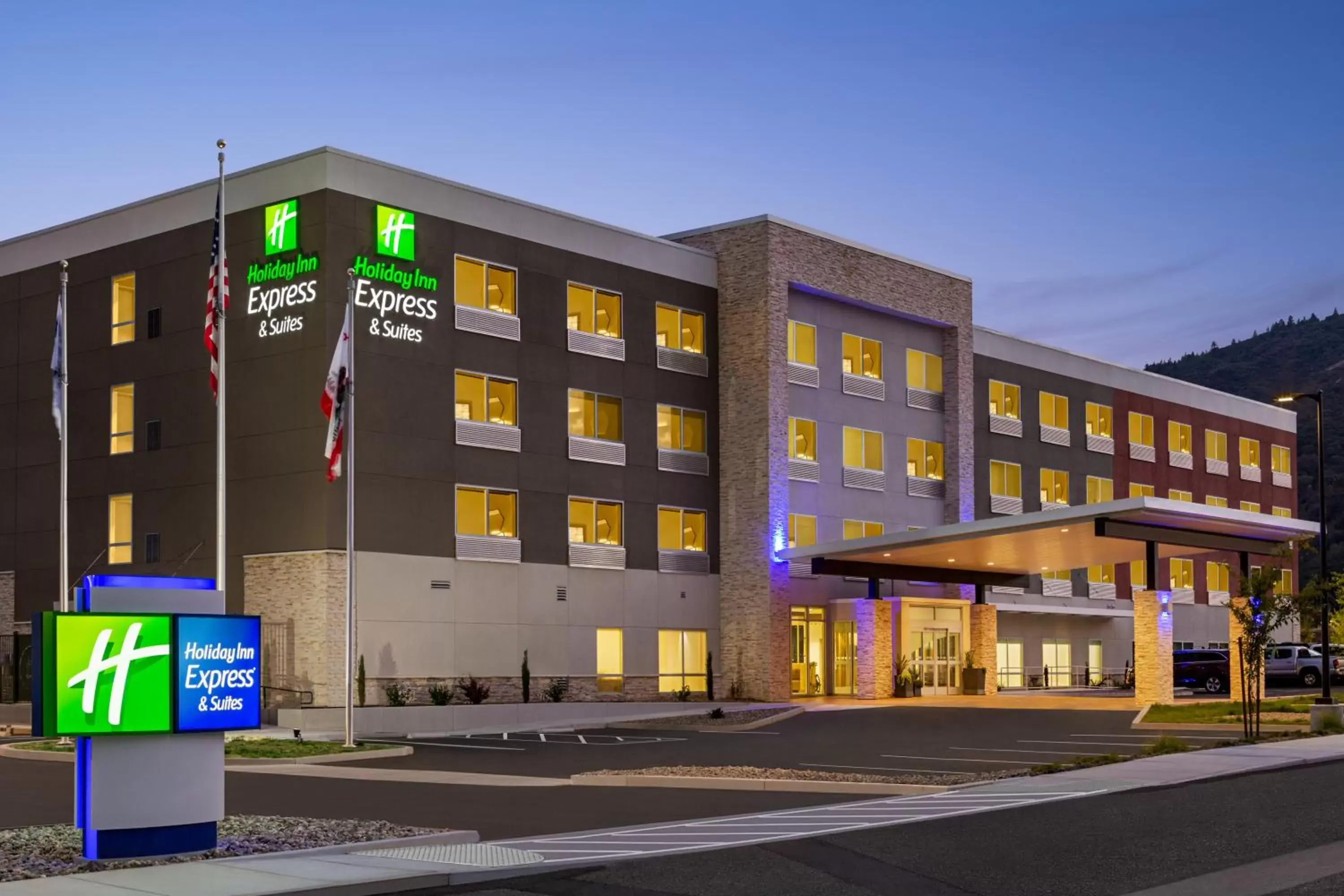 Night, Property Building in Holiday Inn Express & Suites - Ukiah, an IHG Hotel