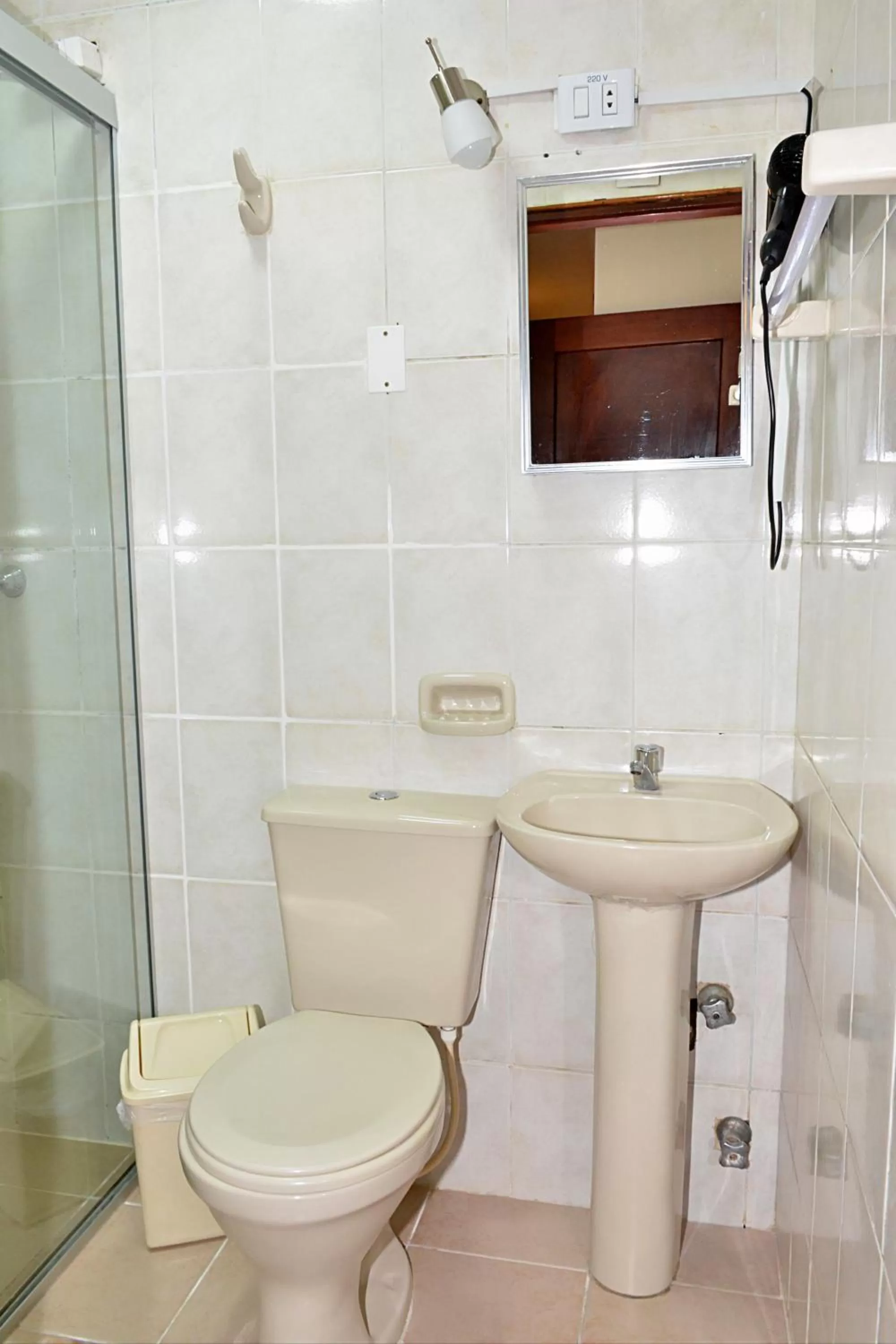 Bathroom in La Siesta Hotel