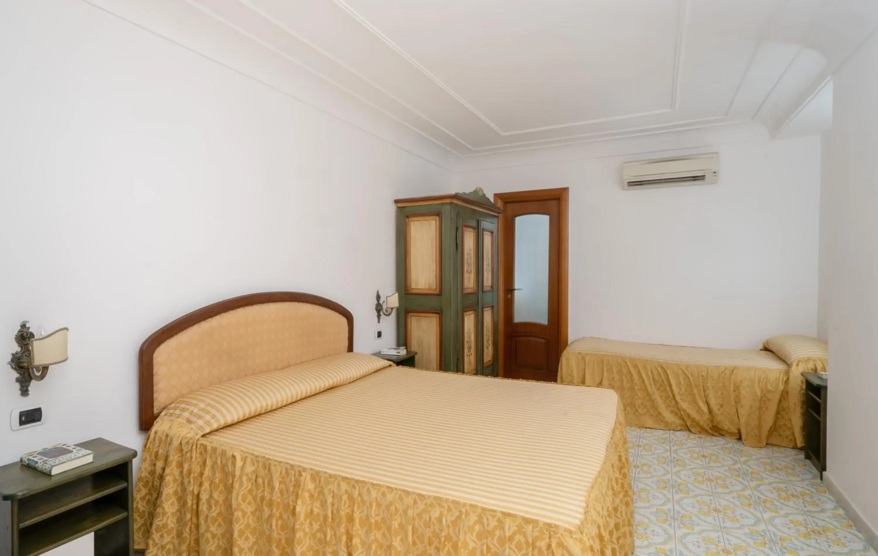 Photo of the whole room, Bed in Hotel Il Girasole