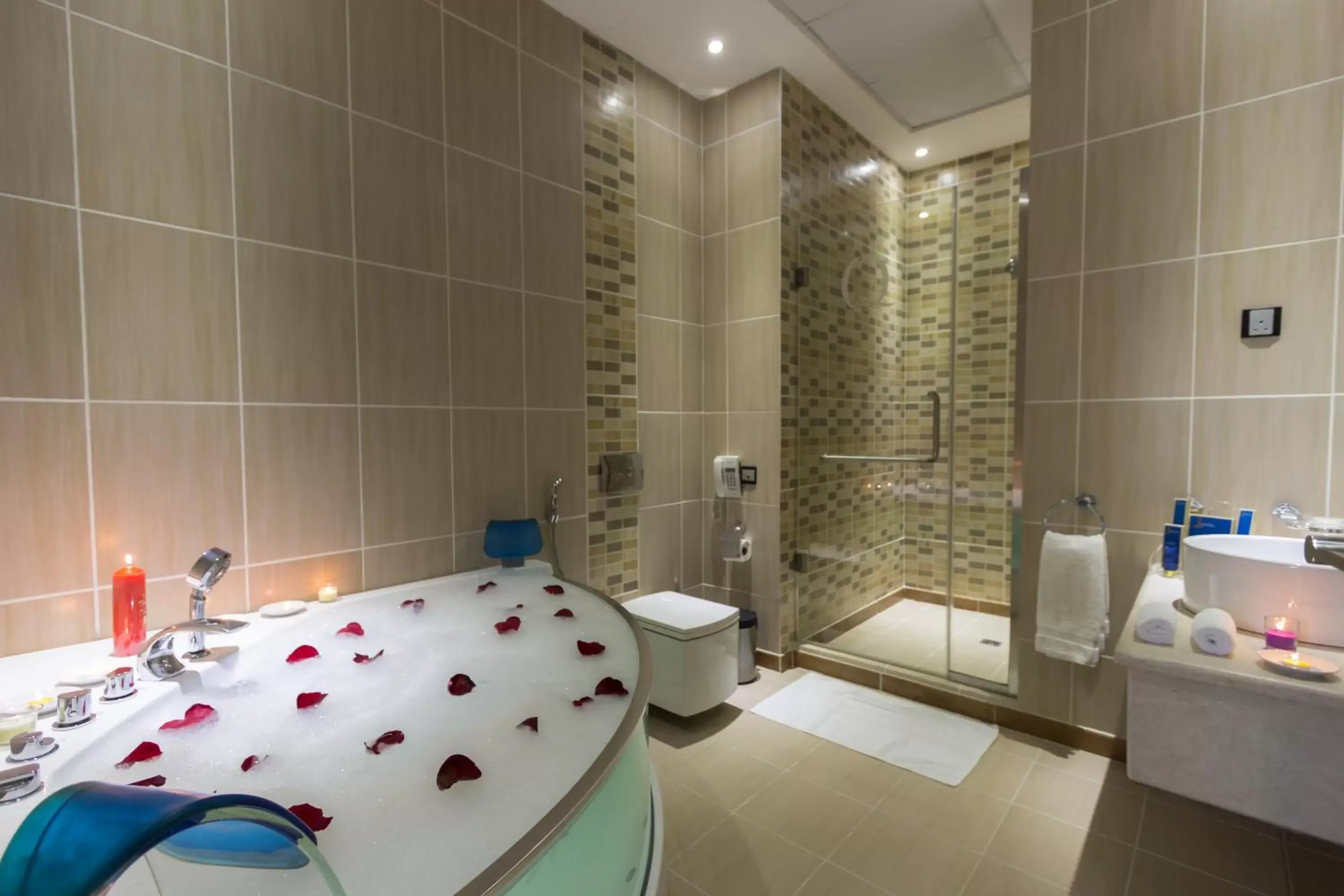 Executive Suite - single occupancy in Q Suites Jeddah by EWA - Managed by HMH Executive Suite - single occupancy in Q Suites Jeddah by EWA - Managed by HMH