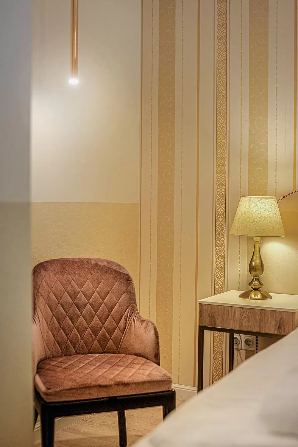 Seating area, Bed in Casablanca Panzió