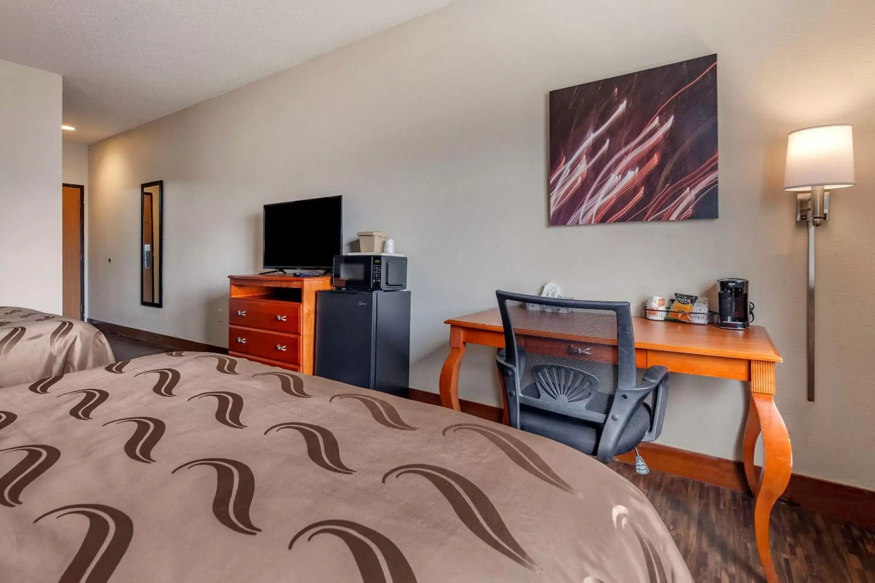 Bedroom, Bed in Quality Inn Redgranite Bedroom, Bed in Quality Inn Redgranite