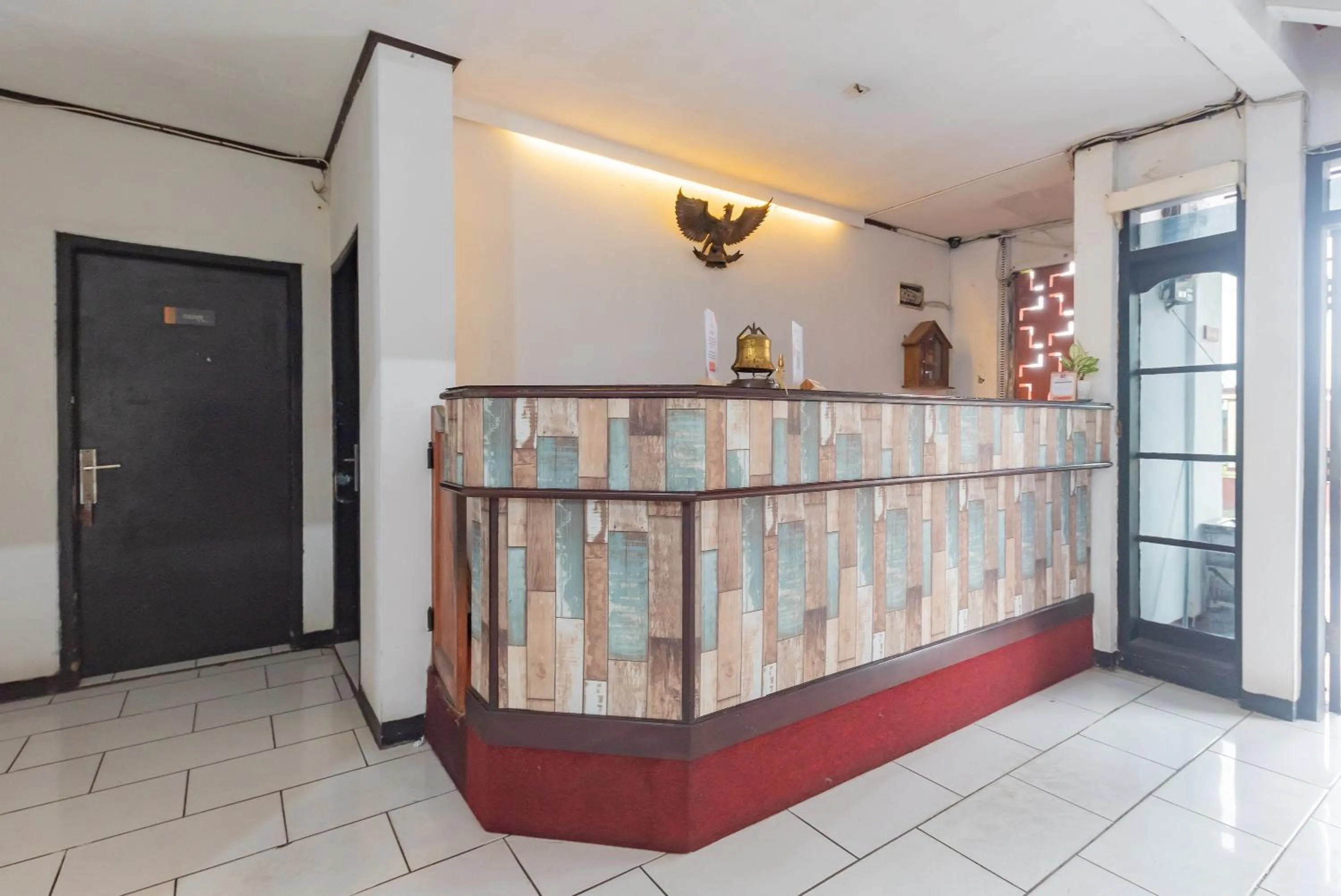 Lobby or reception in RedDoorz near Taman Kota Lapang Merdeka Sukabumi