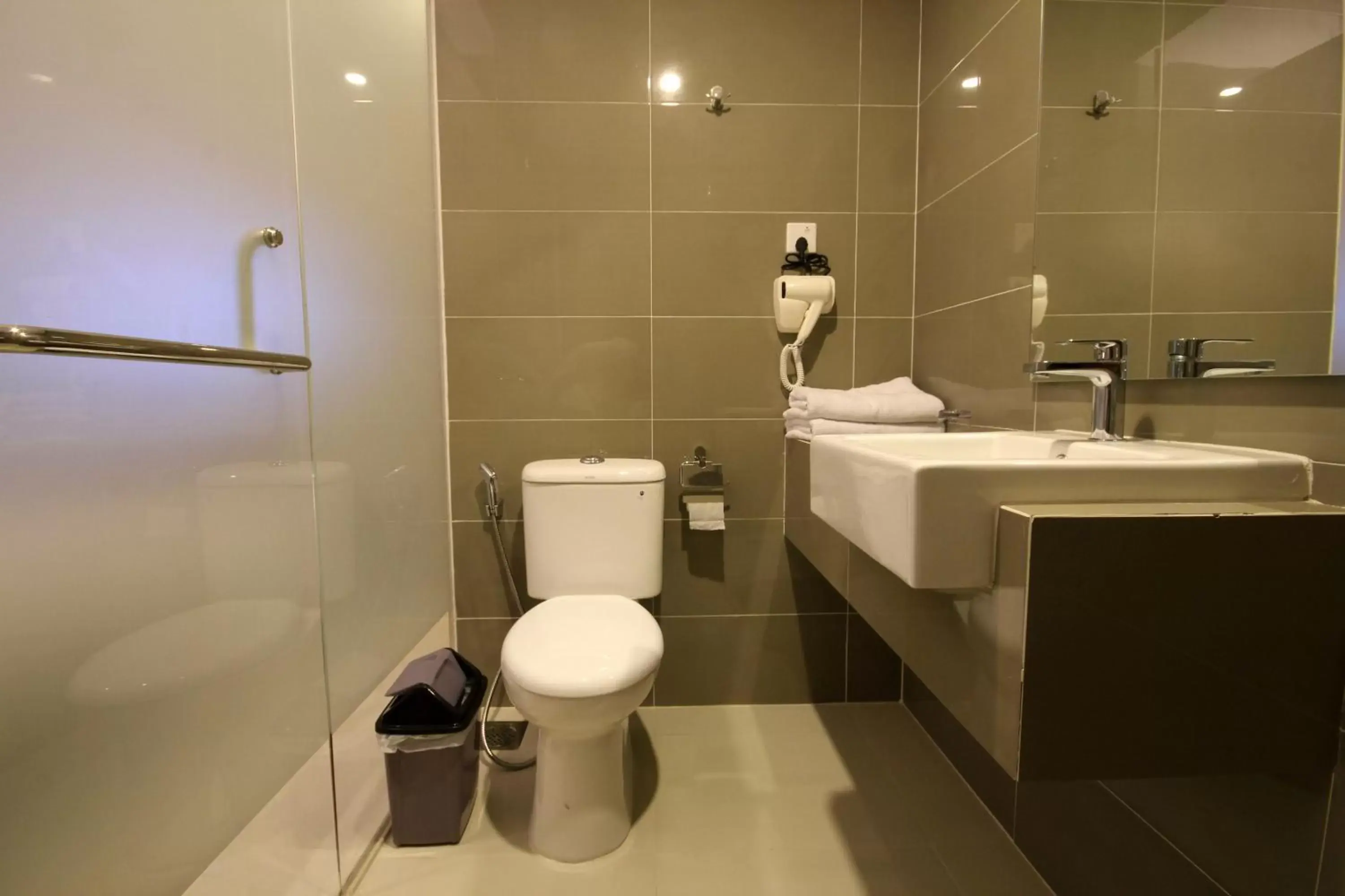 Toilet, Bathroom in OS Hotel Airport Batam