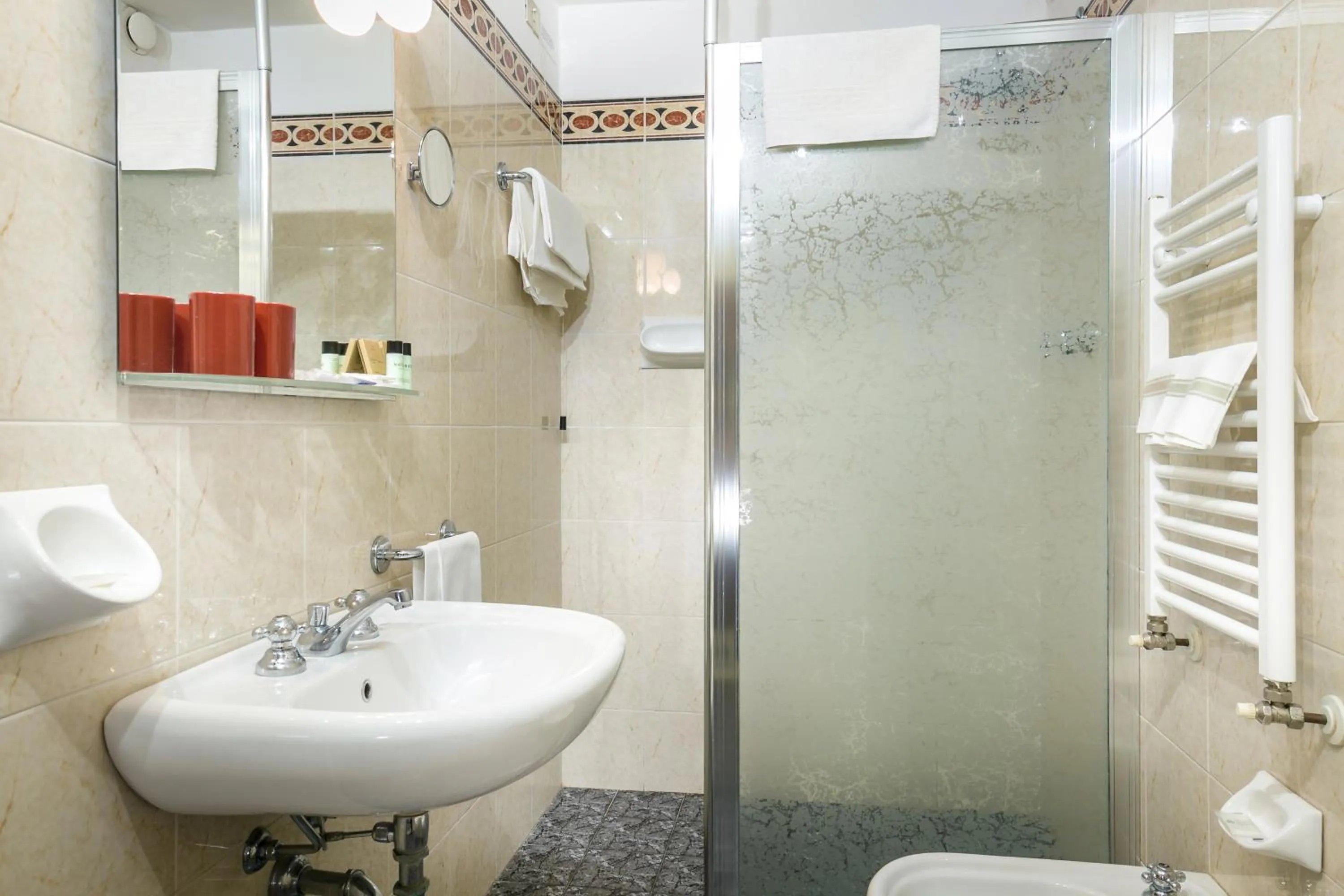 Bathroom in Hotel Collodi Firenze