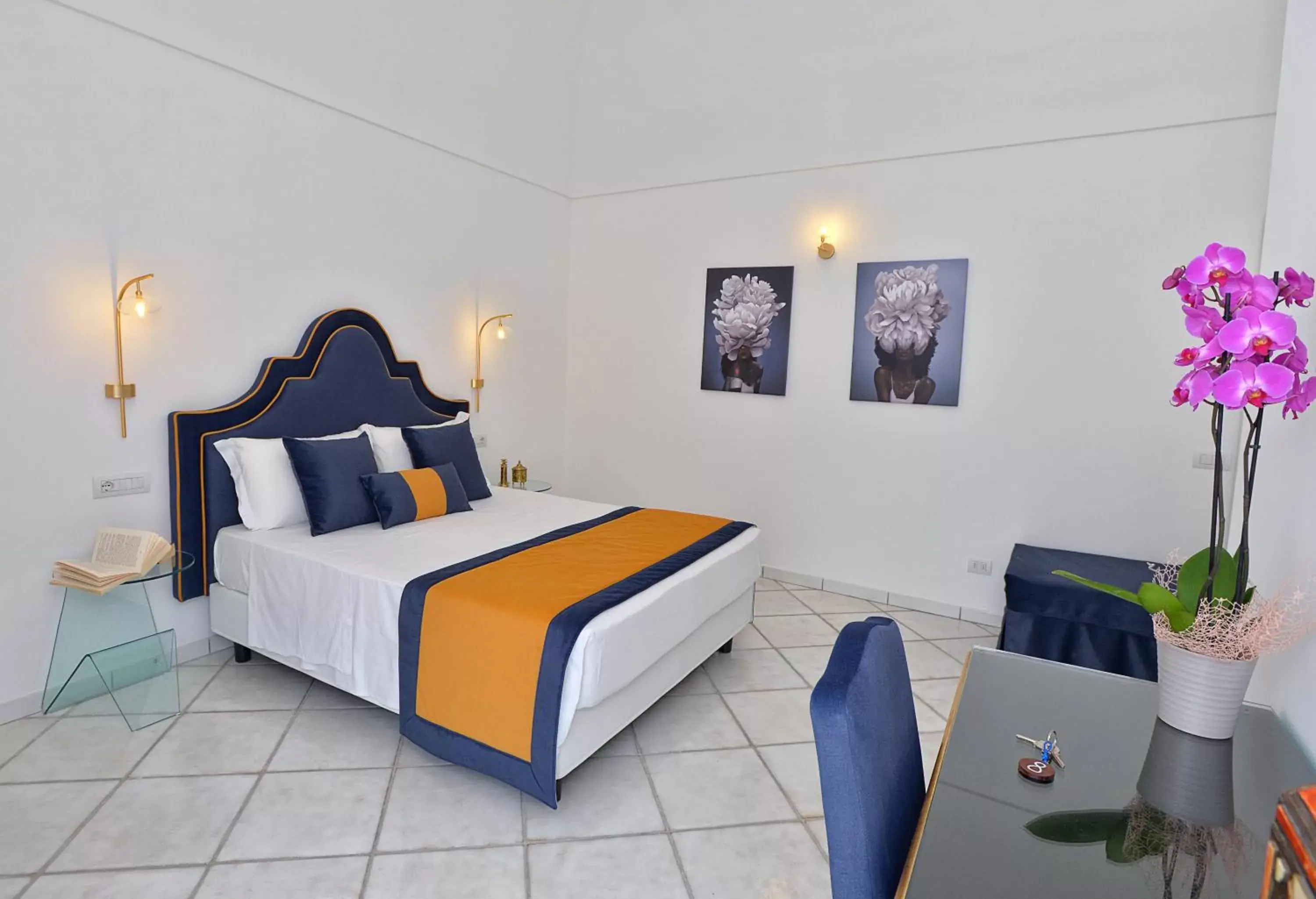 Shower, Bed in Amalfi Resort