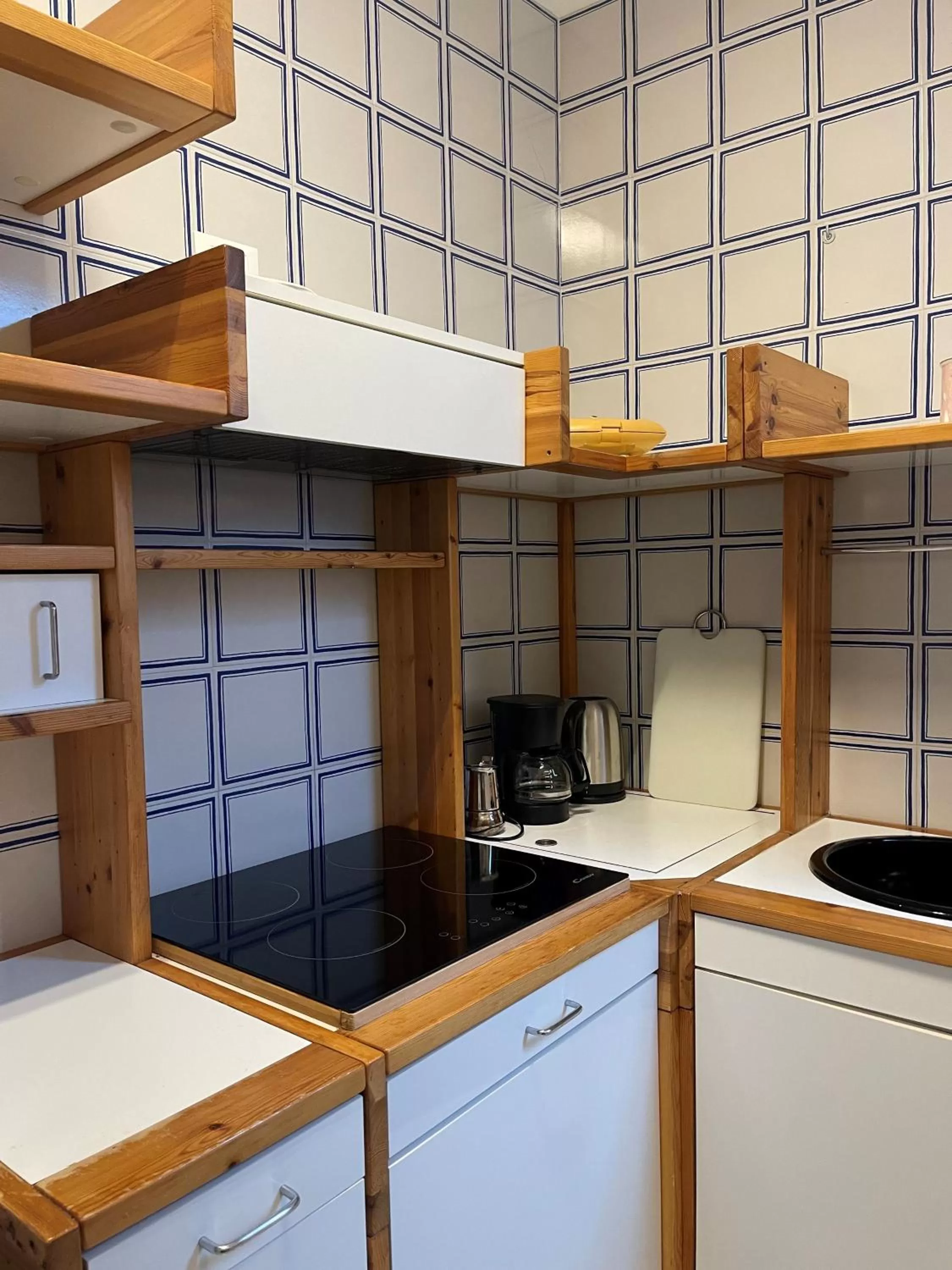 Kitchen or kitchenette in Front Lake Apartment Bardolino