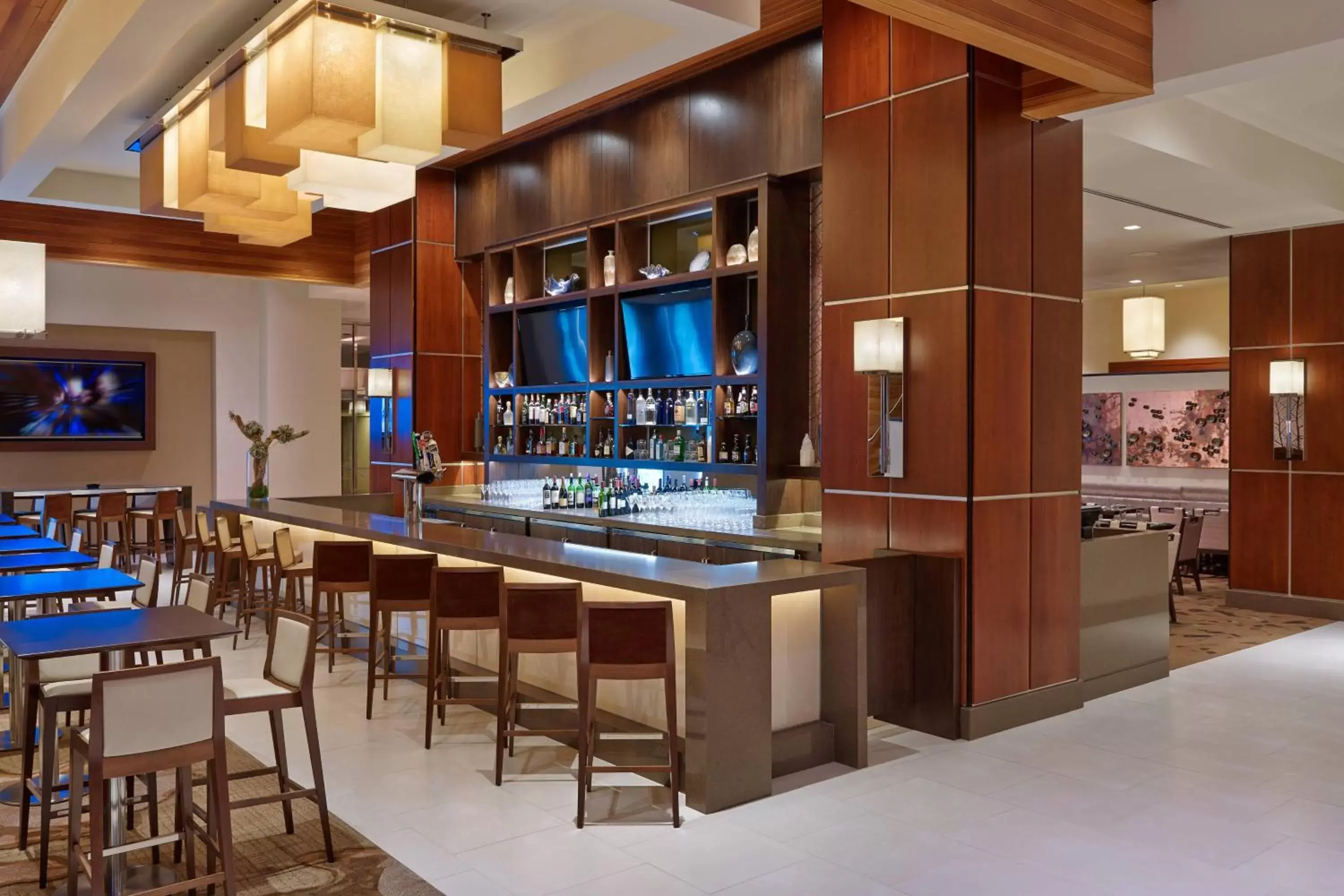 Lounge or bar, Lounge/Bar in The Westin Crystal City Reagan National Airport