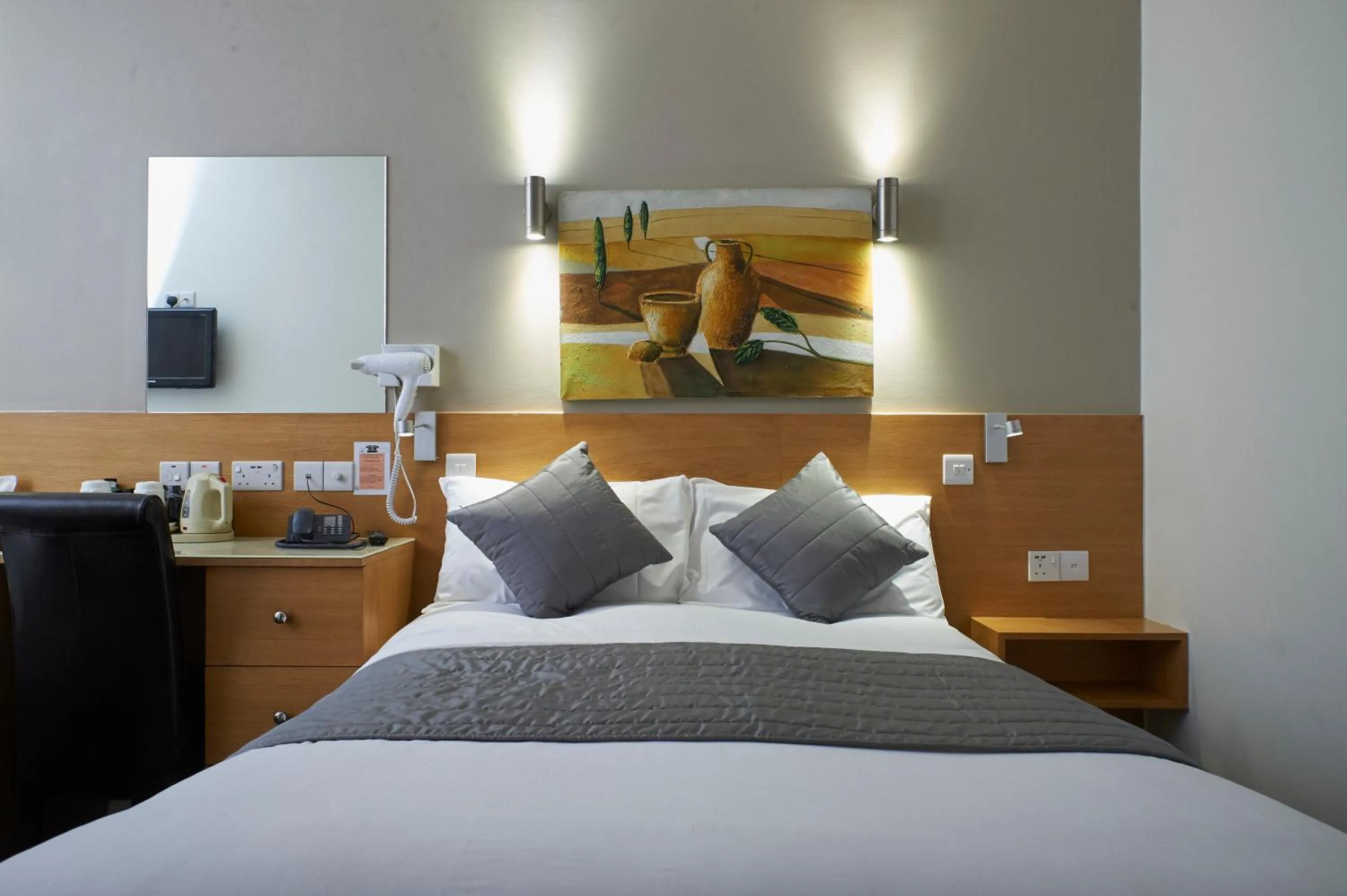 Bed in Luna And Simone Hotel